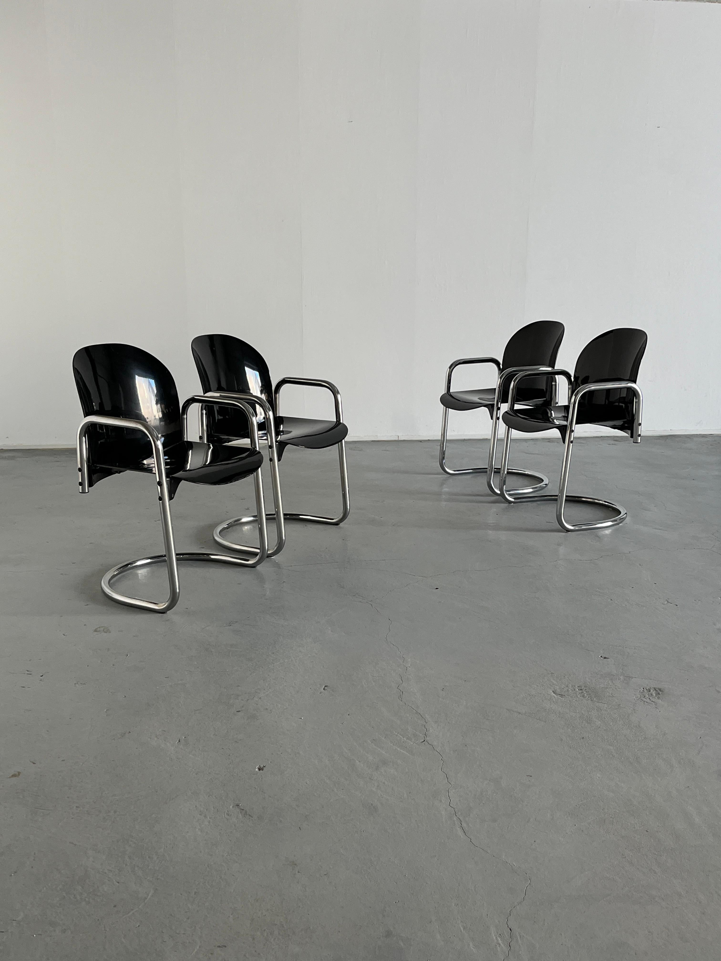 Set of 4 Vintage 'Dialogo' Chairs by Afra and Tobia Scarpa for B&B Italia, 1970s In Good Condition For Sale In Zagreb, HR