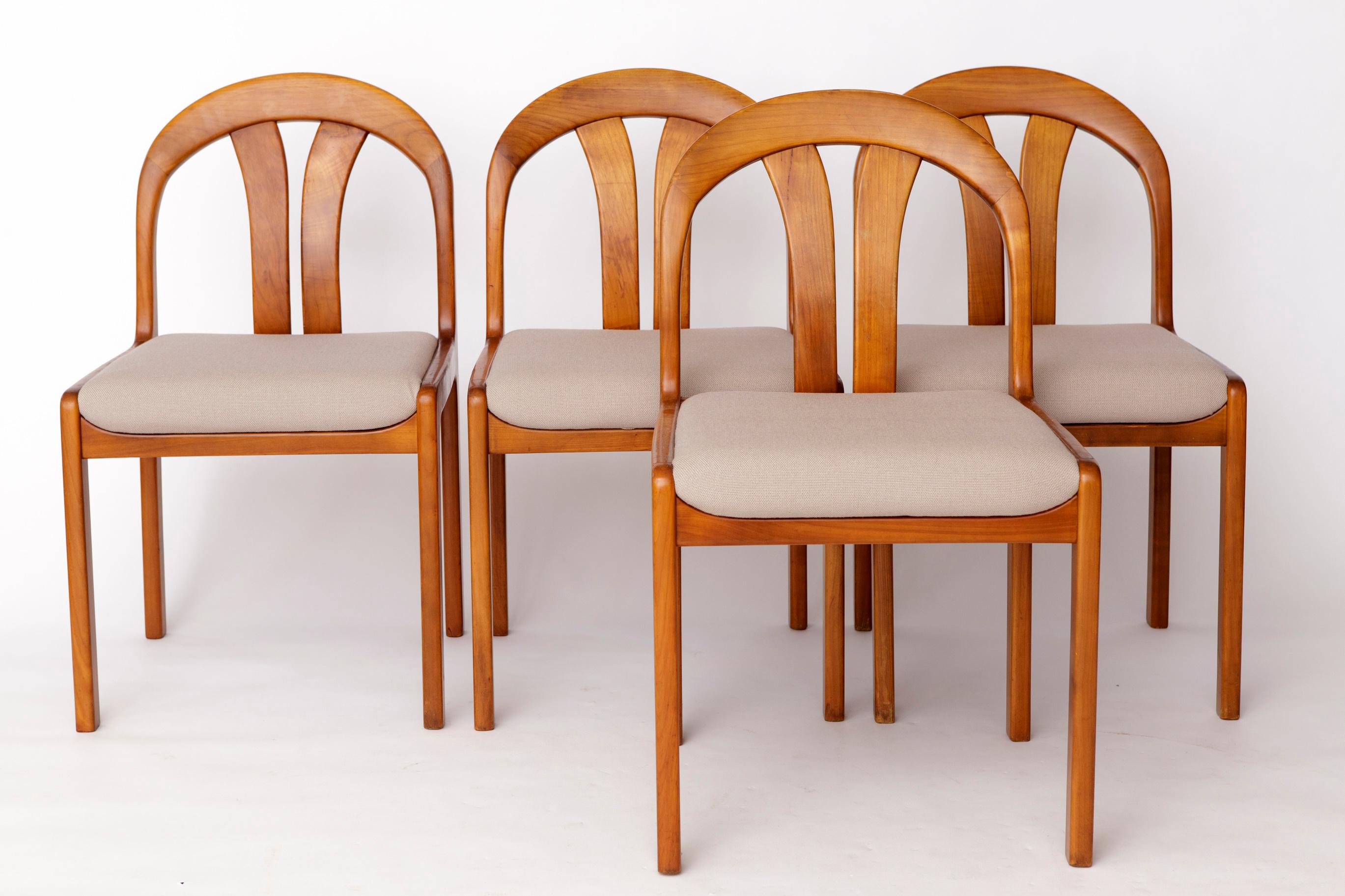 Ensemble de 4 chaises de salle à manger Vintage par Lübke - Allemagne, années 1970
Le prix est pour l'ensemble complet de 4 chaises.
Fabricant : Lübke, Allemagne

Un magnifique ensemble de 4 chaises de salle à manger vintage des années 1970,