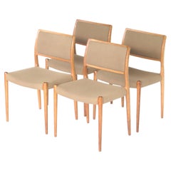 Set of 4 vintage dining chairs by Niels Moller Model 80 made of oak