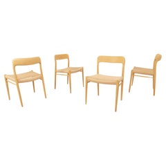 Ensemble de 4 chaises de salle à manger vintage  Niels Otto Møller  Modèle 75  Oak Oak Papercord