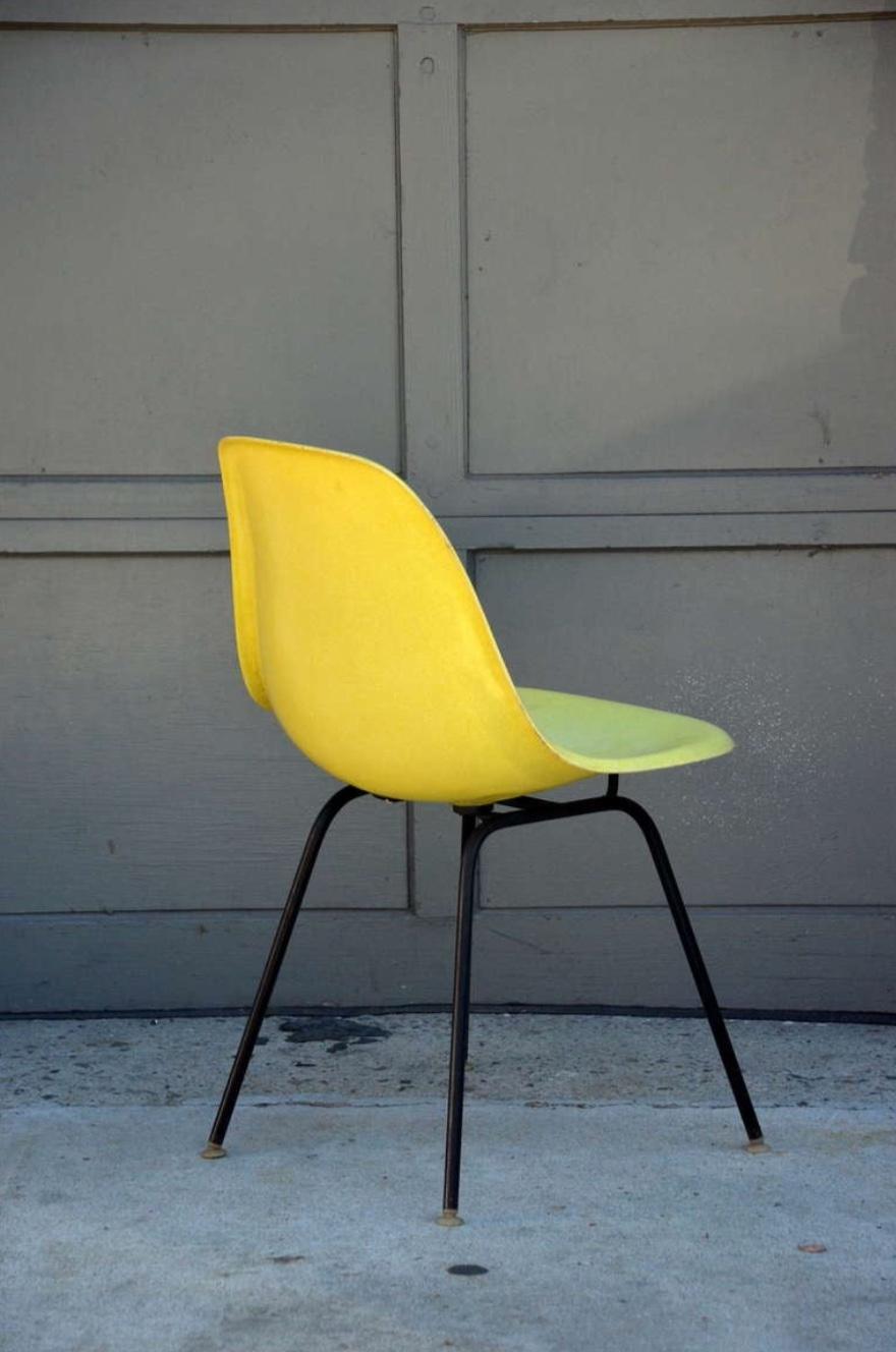 Mid-20th Century Set of 4 Vintage Eames Chairs by Herman Miller For Sale