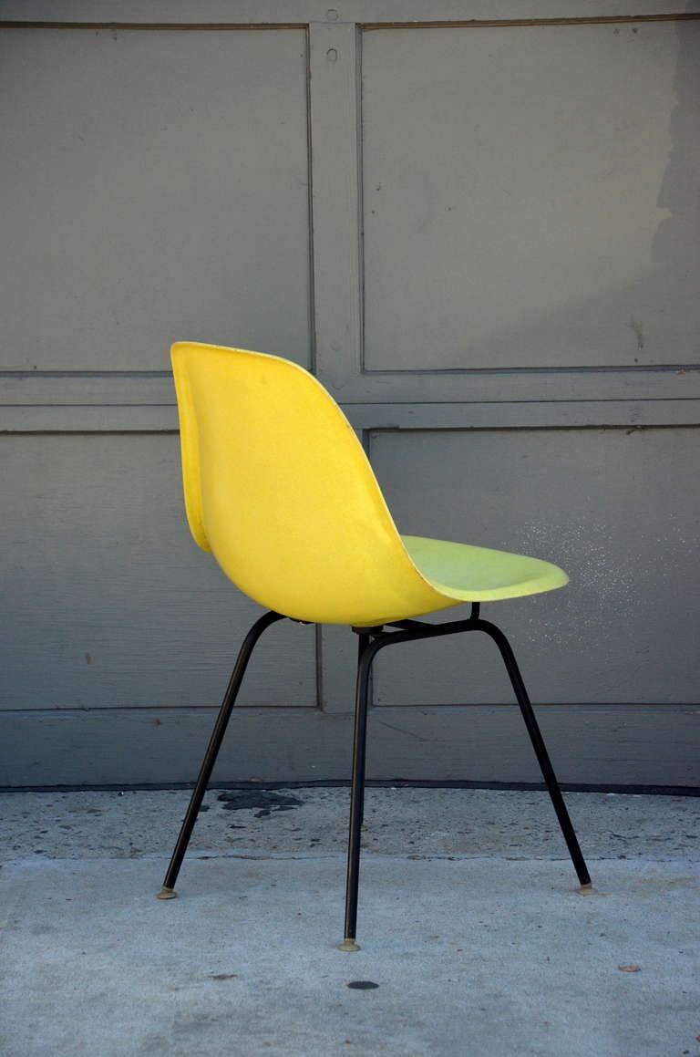 Satz von 4 Eames-Stühlen im Vintage-Stil von Herman Miller (Metall) im Angebot