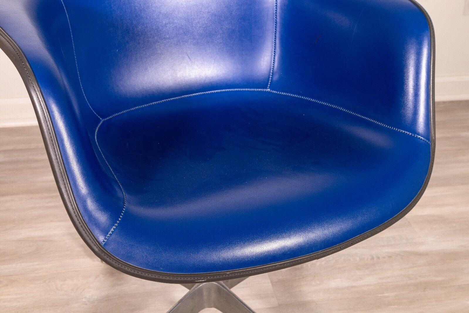 Set of 4 Vintage Eames Herman Miller Molded Fiberglass Blue Leather Swivel Chair 2