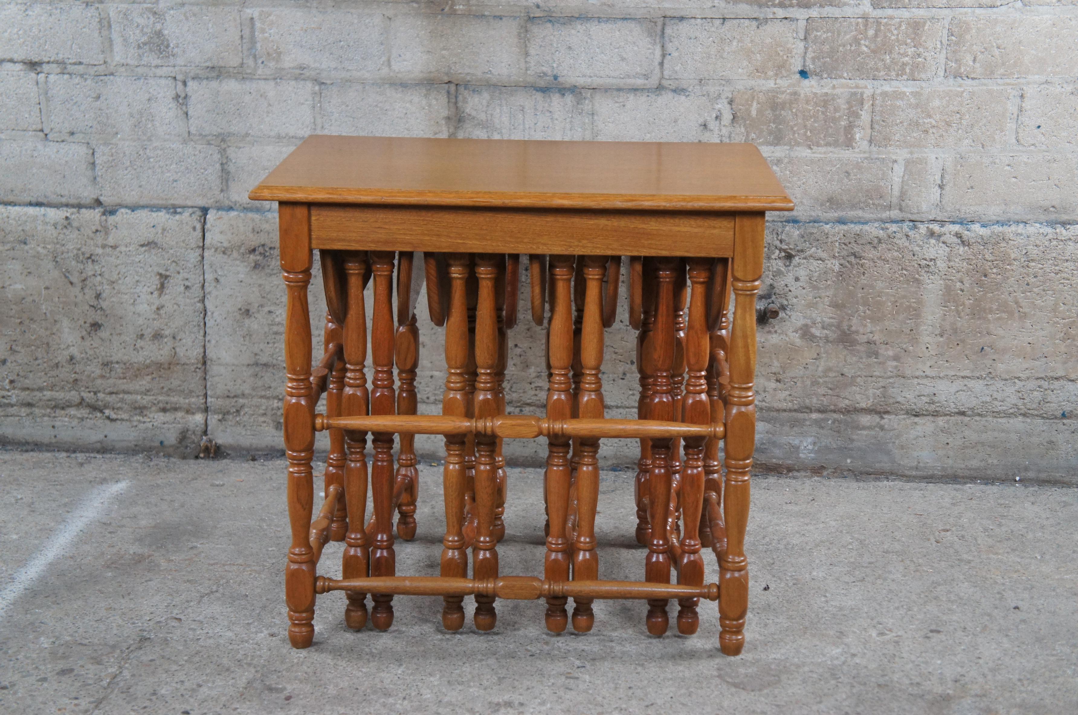 Set of 4 Vintage Early American Farmhouse Style Dropleaf Oak Nesting Side Tables 6