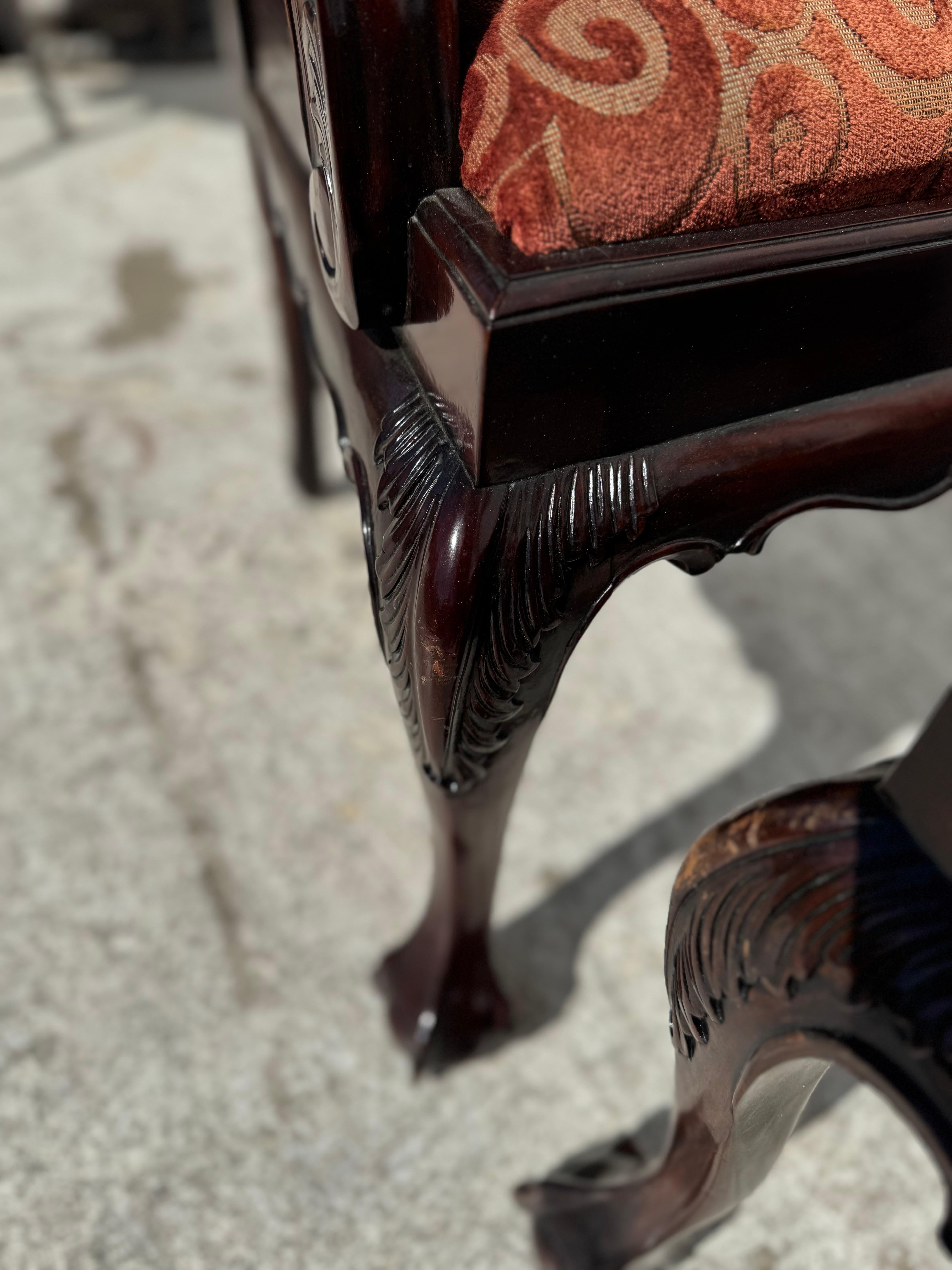 Metà XX secolo Set di 4 sedie da pranzo vintage in mogano inglese in stile Chippendale in vendita