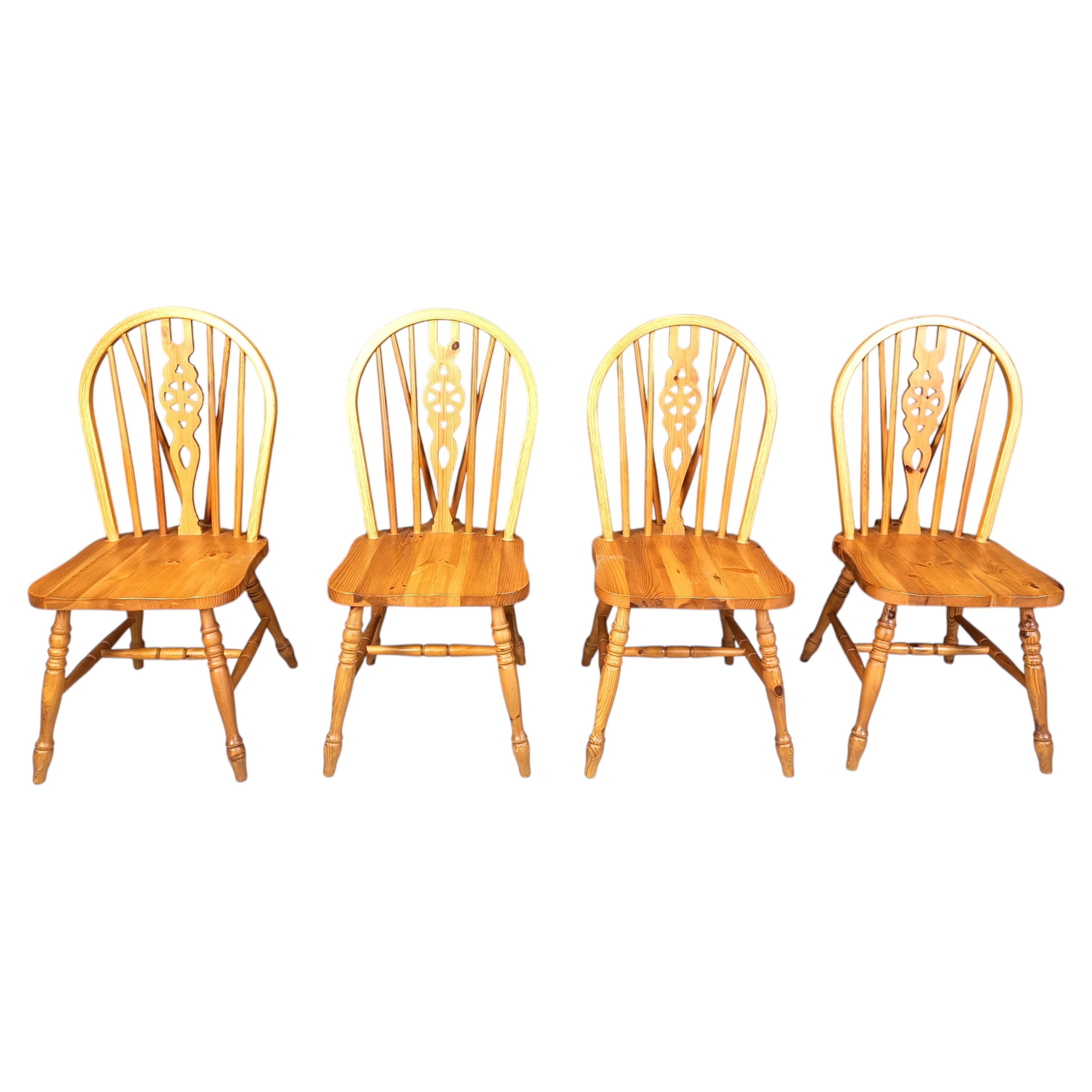 Satz von 4 Vintage Ercol Esszimmerstühle, 1950er Jahre