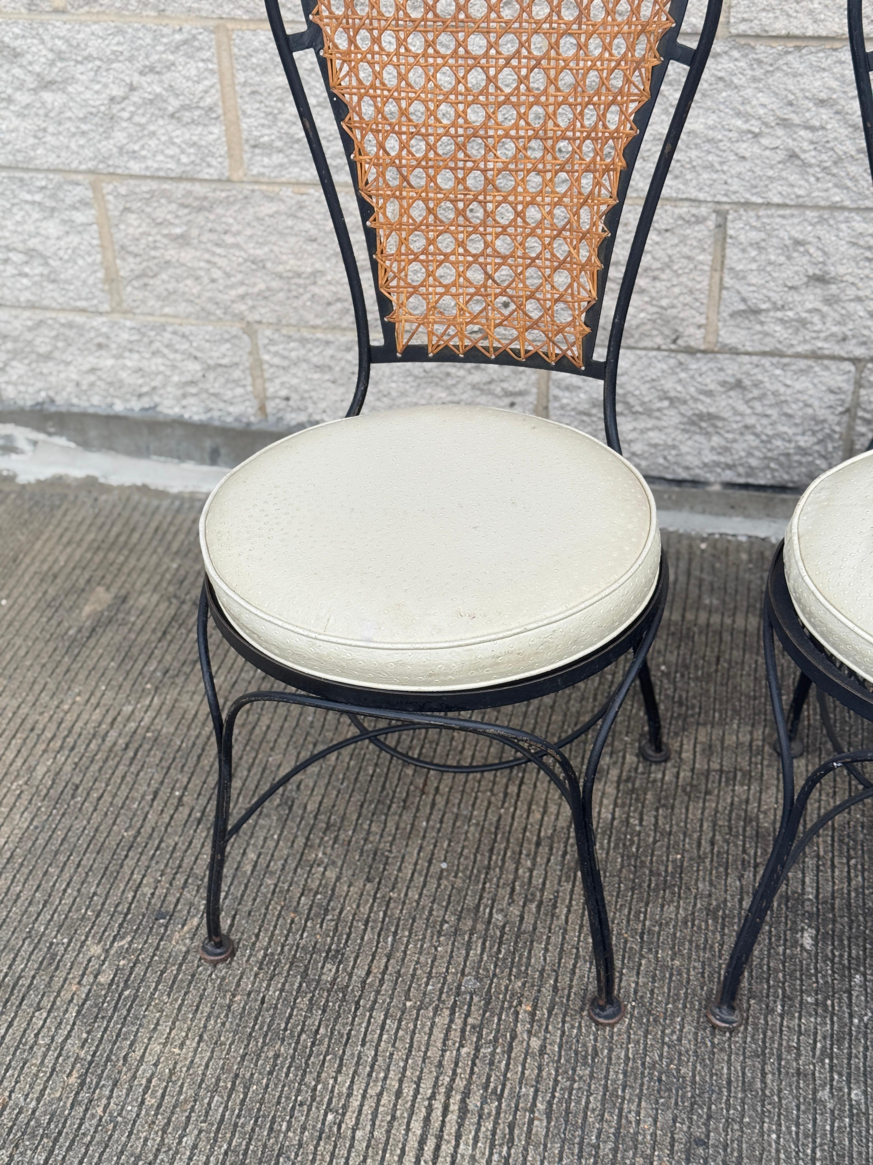 Set di 4 sedie vintage in stile bistrot francese in ferro battuto e canne in vendita 4