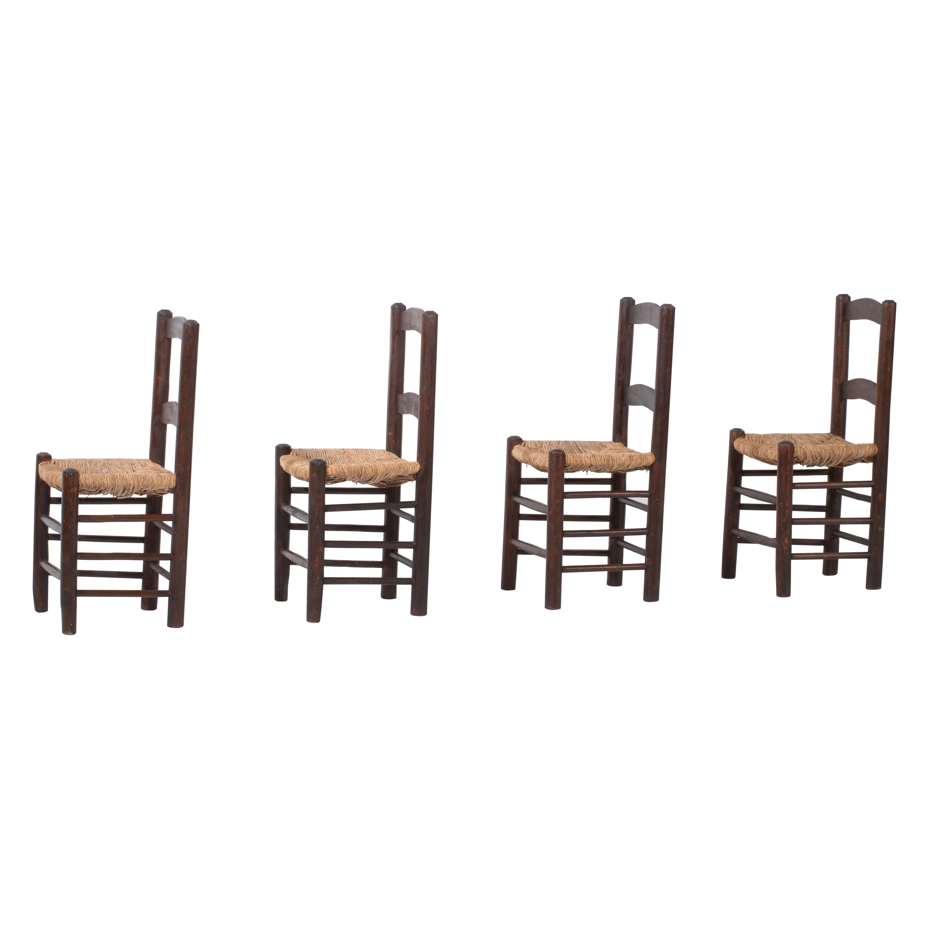 Ensemble de 4 chaises de salle à manger en chêne français d'époque en vente