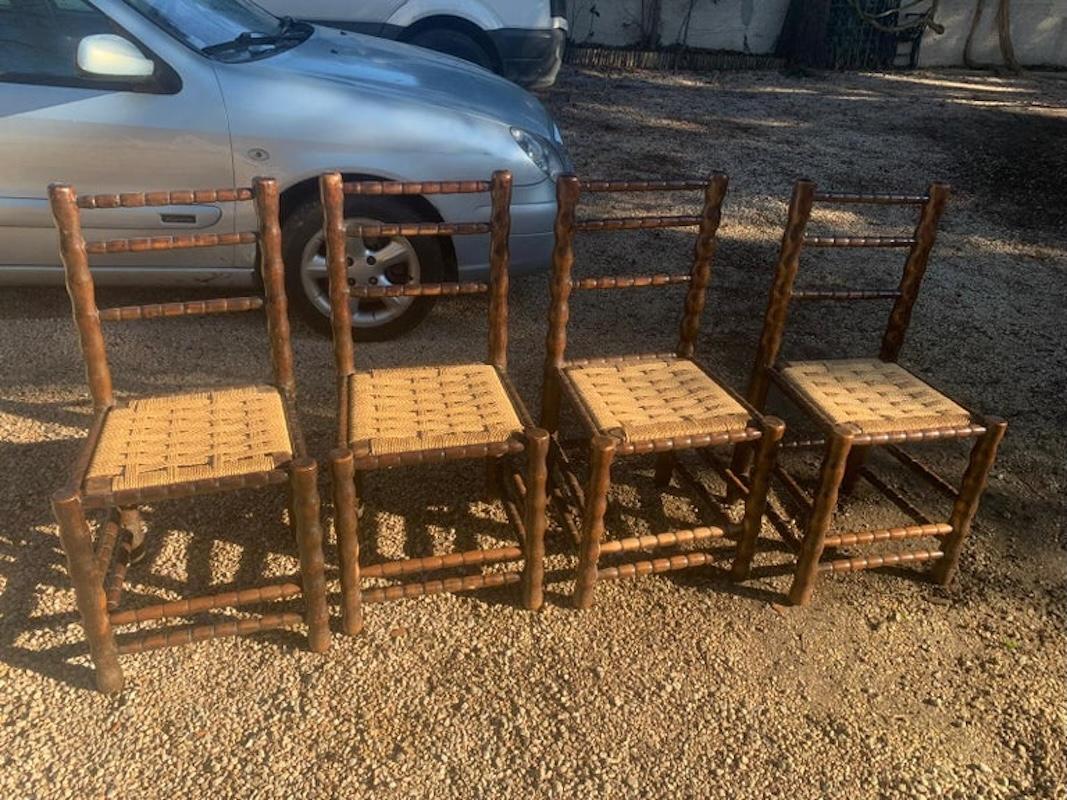 Set of 4 Vintage French Rustic Chairs – Woven Seats, Turned Wood Frame In Good Condition For Sale In TARBES, FR