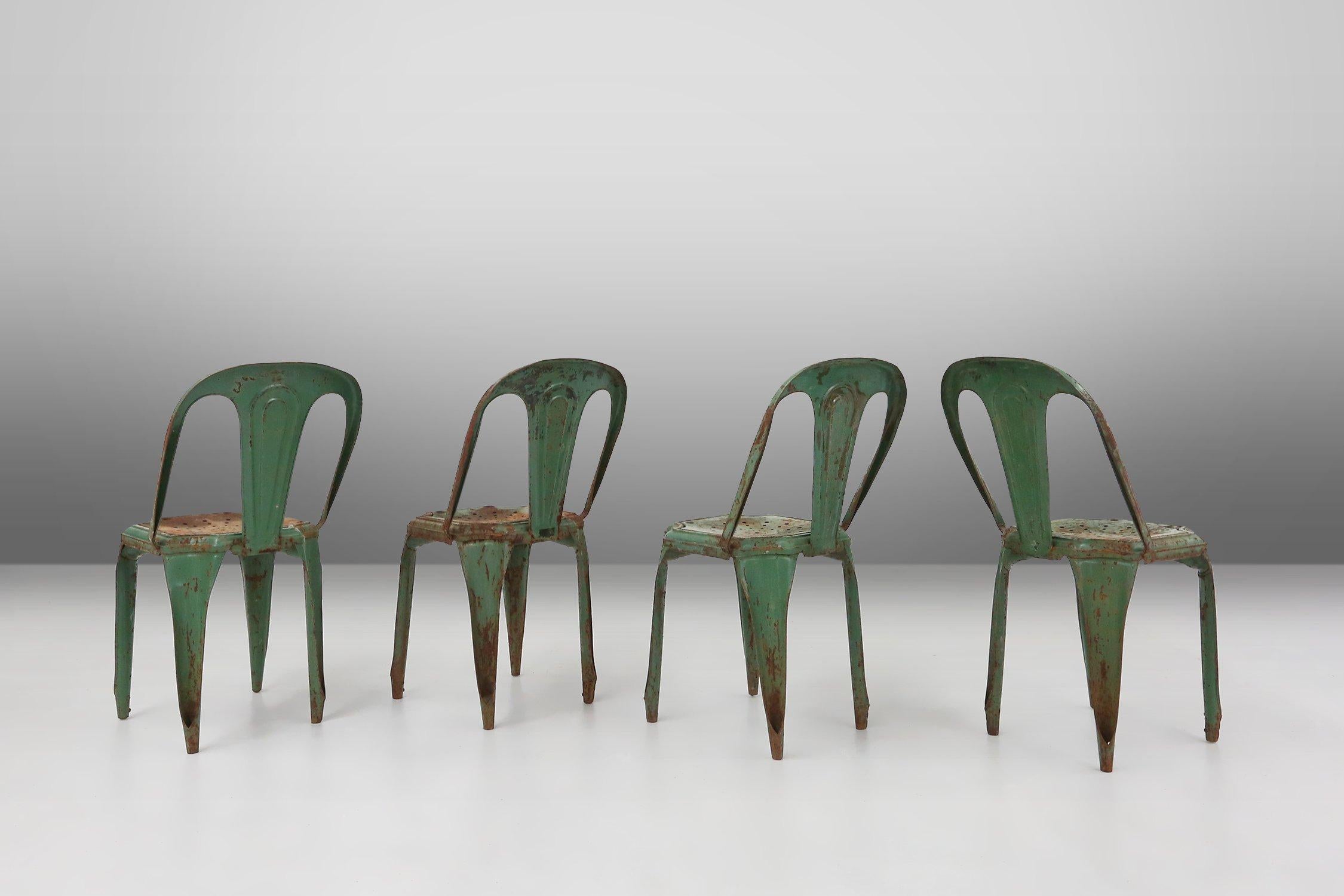 Set di 4 sedie vintage verdi Model A di Tolix, Francia, anni '50 in vendita 1