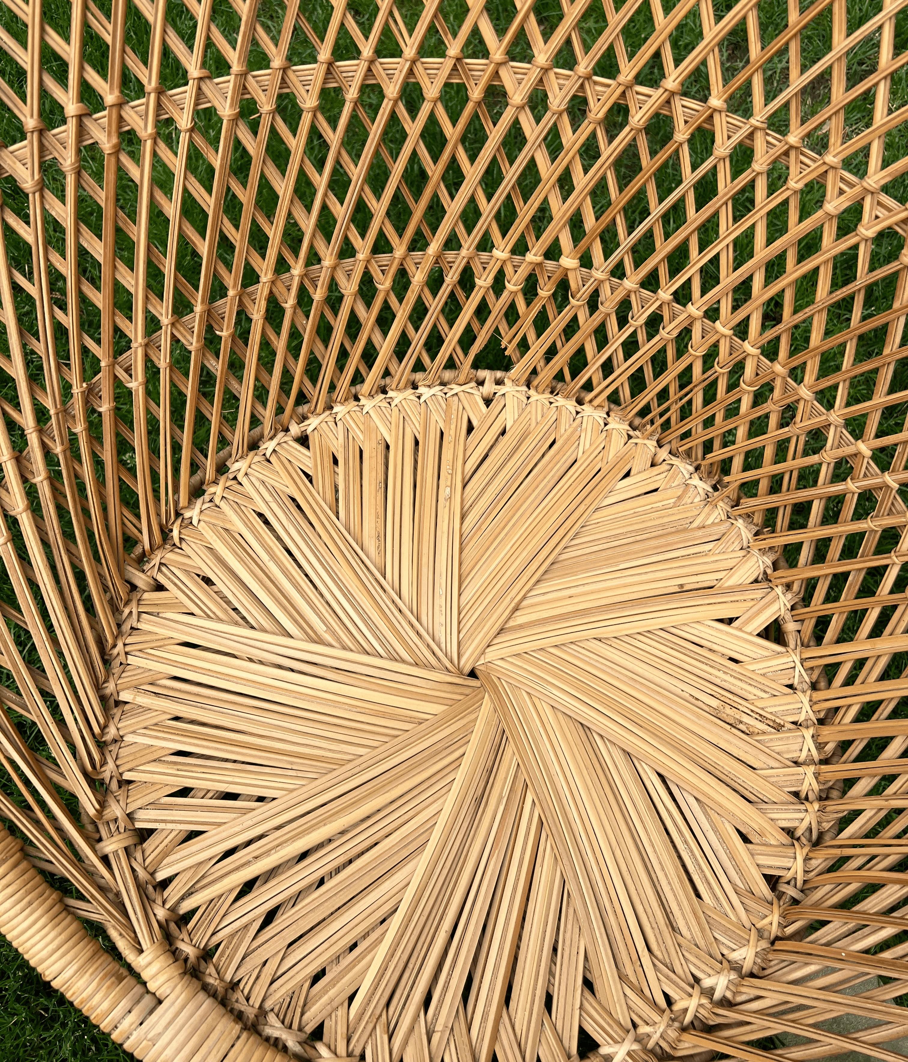 Set of 4 Vintage Handwoven Wicker Barrel Chairs In Good Condition For Sale In Black Rock, CT