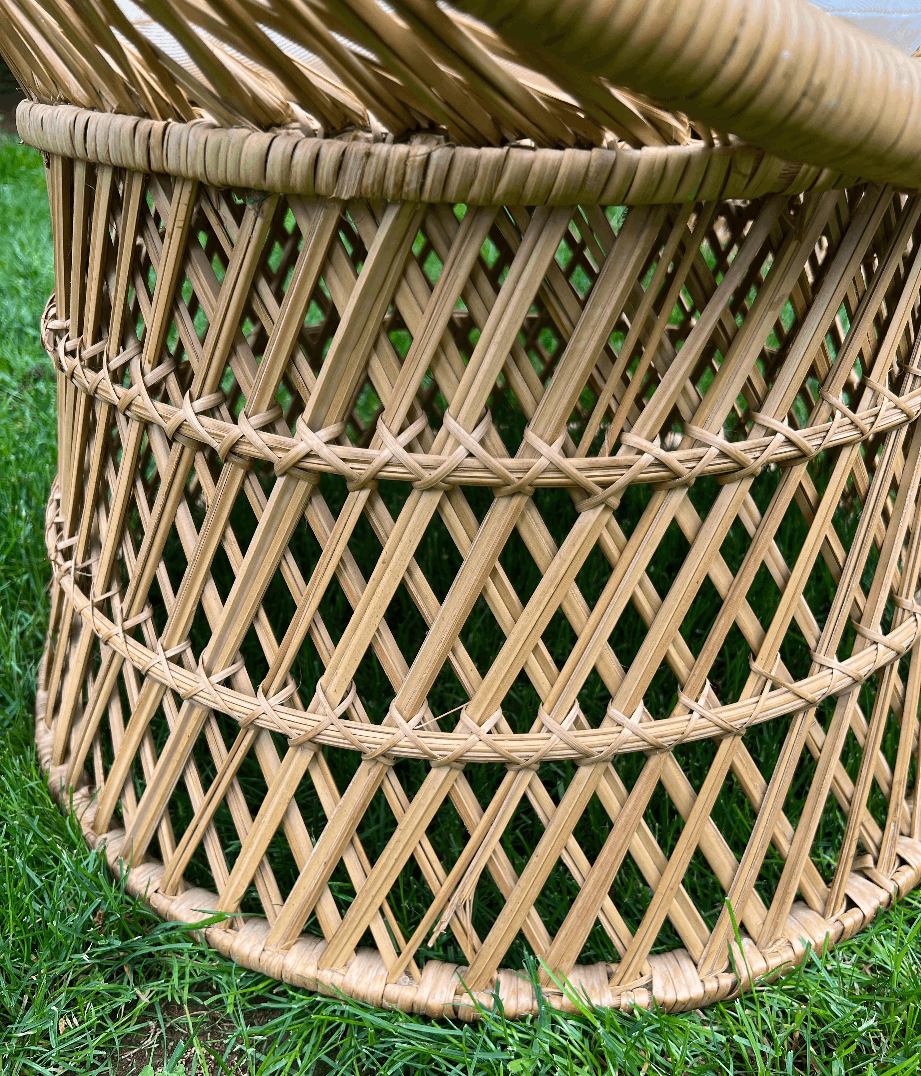 Late 20th Century Set of 4 Vintage Handwoven Wicker Barrel Chairs For Sale