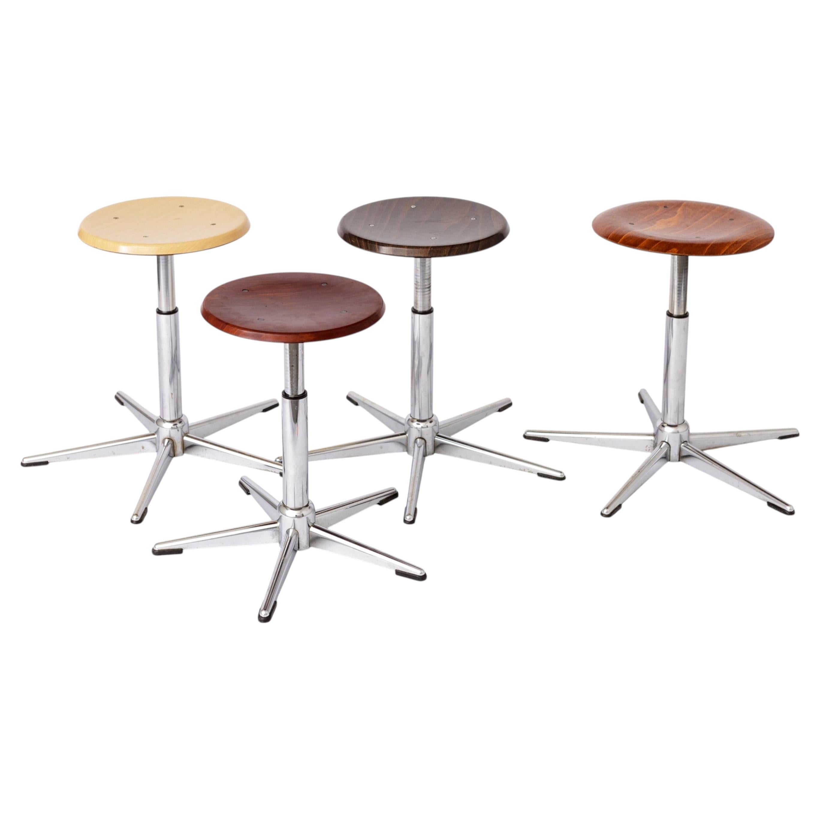 4er Set Vintage Industrial Hocker 1970er, Chrom Verstellbare Hocker mit Pagholz