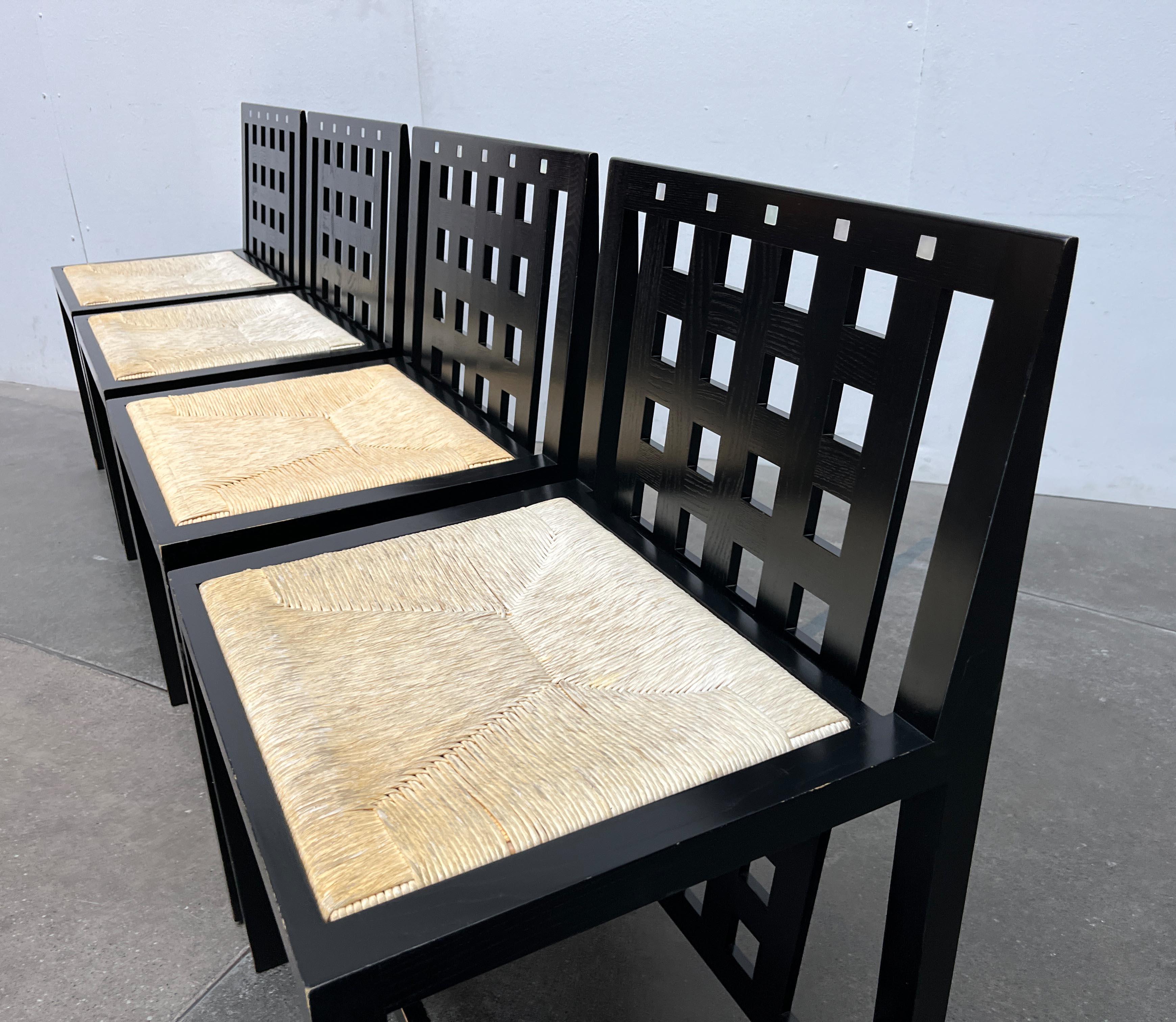 Satz von 4 italienischen 324 D. S. 3 Stühlen von Charles Rennie Mackintosh Cassina (Raffiabast) im Angebot