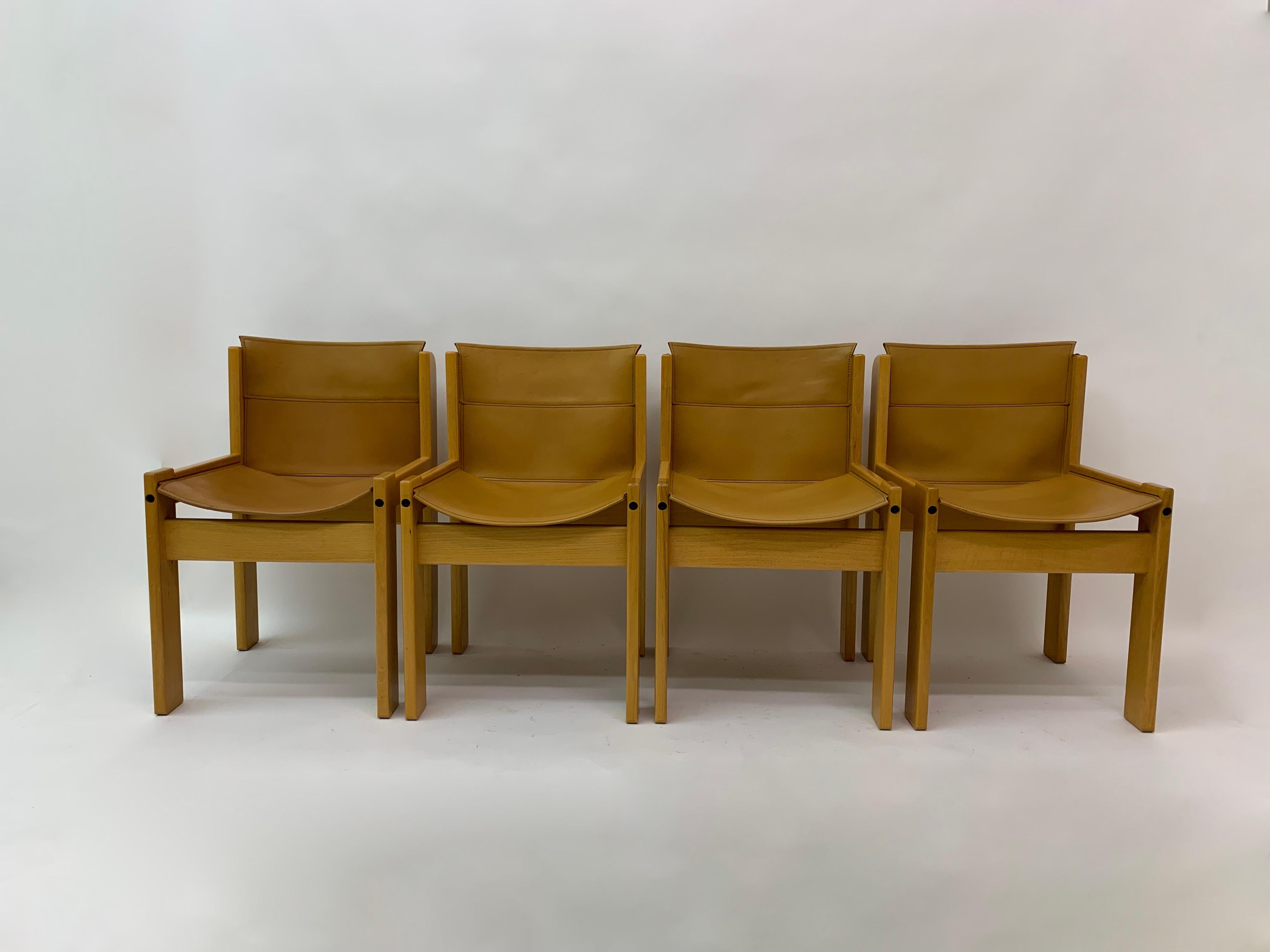 Set of 4 Vintage Italian Dining Chairs from Ibisco, 1970s

Dimensions: 48cmW, 43-47cm H seat, 51cm D, 76.5vm H
Period:1970’s
Material: Leather, Wood