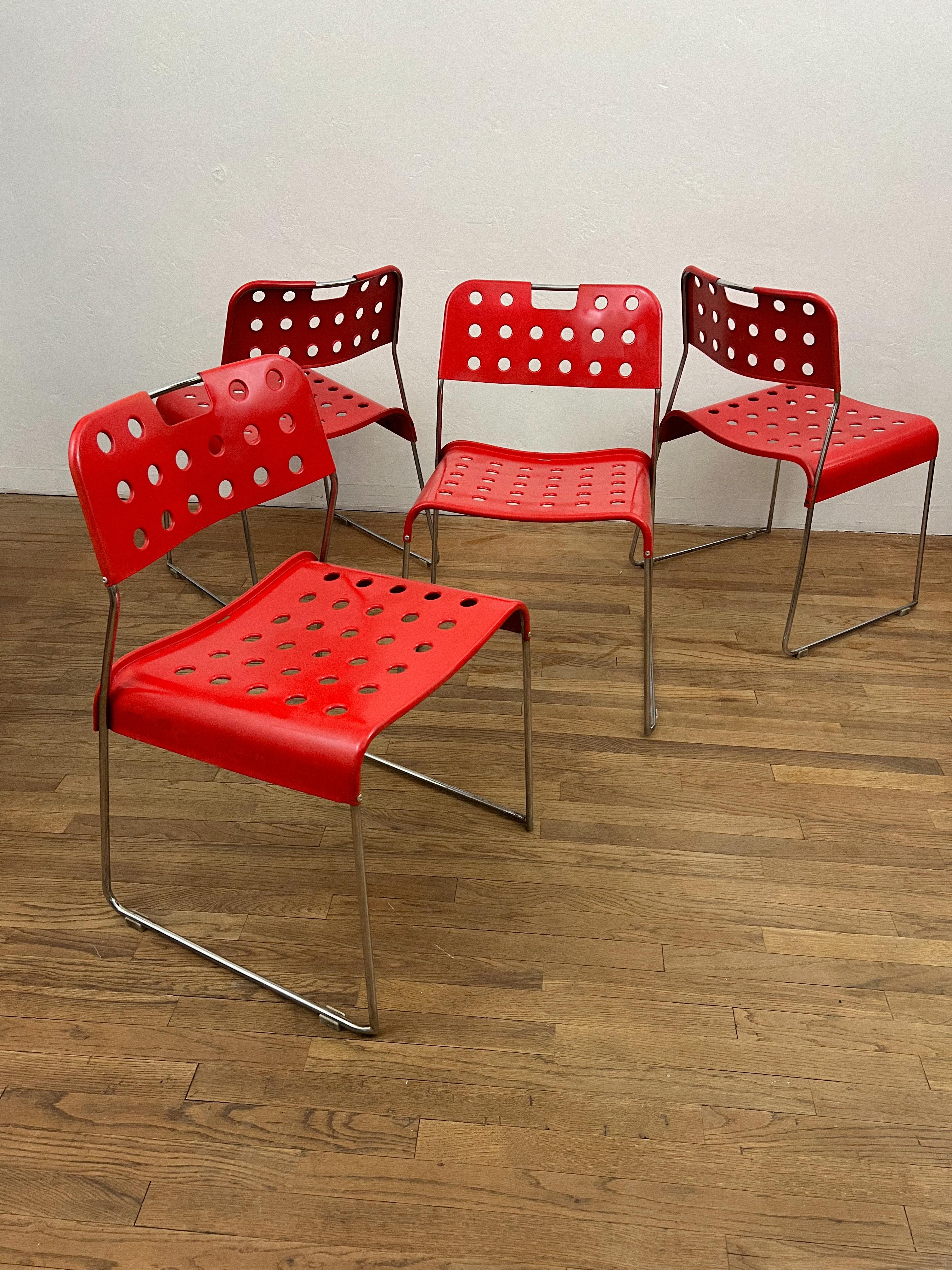 Ensemble de 4 chaises italiennes Omstak de Rodney Kinsman pour Bieffeplast en vente 2
