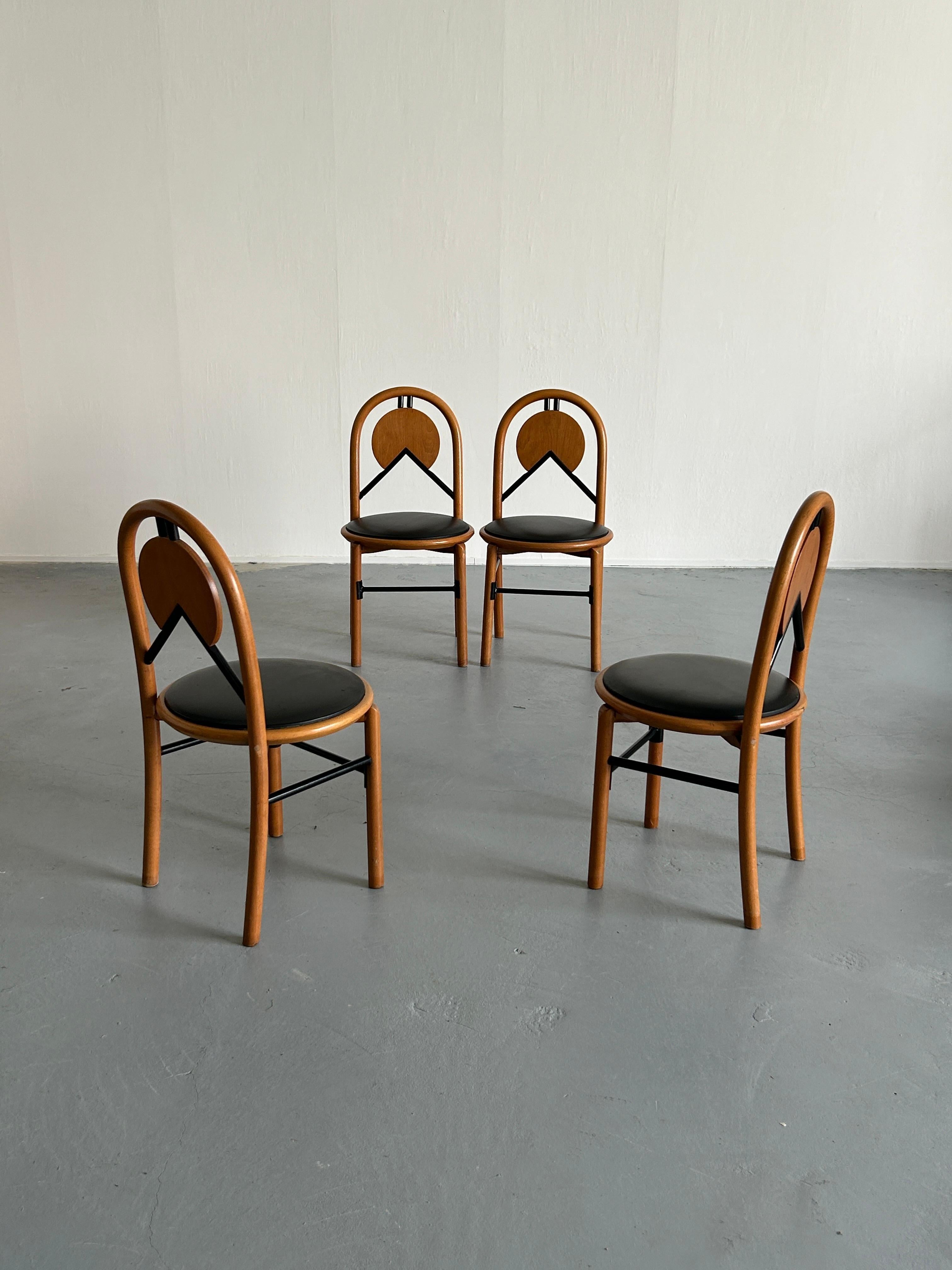 Post-Modern Set of 4 Vintage Italian Postmodern Sculptural Chairs in the Style of Memphis