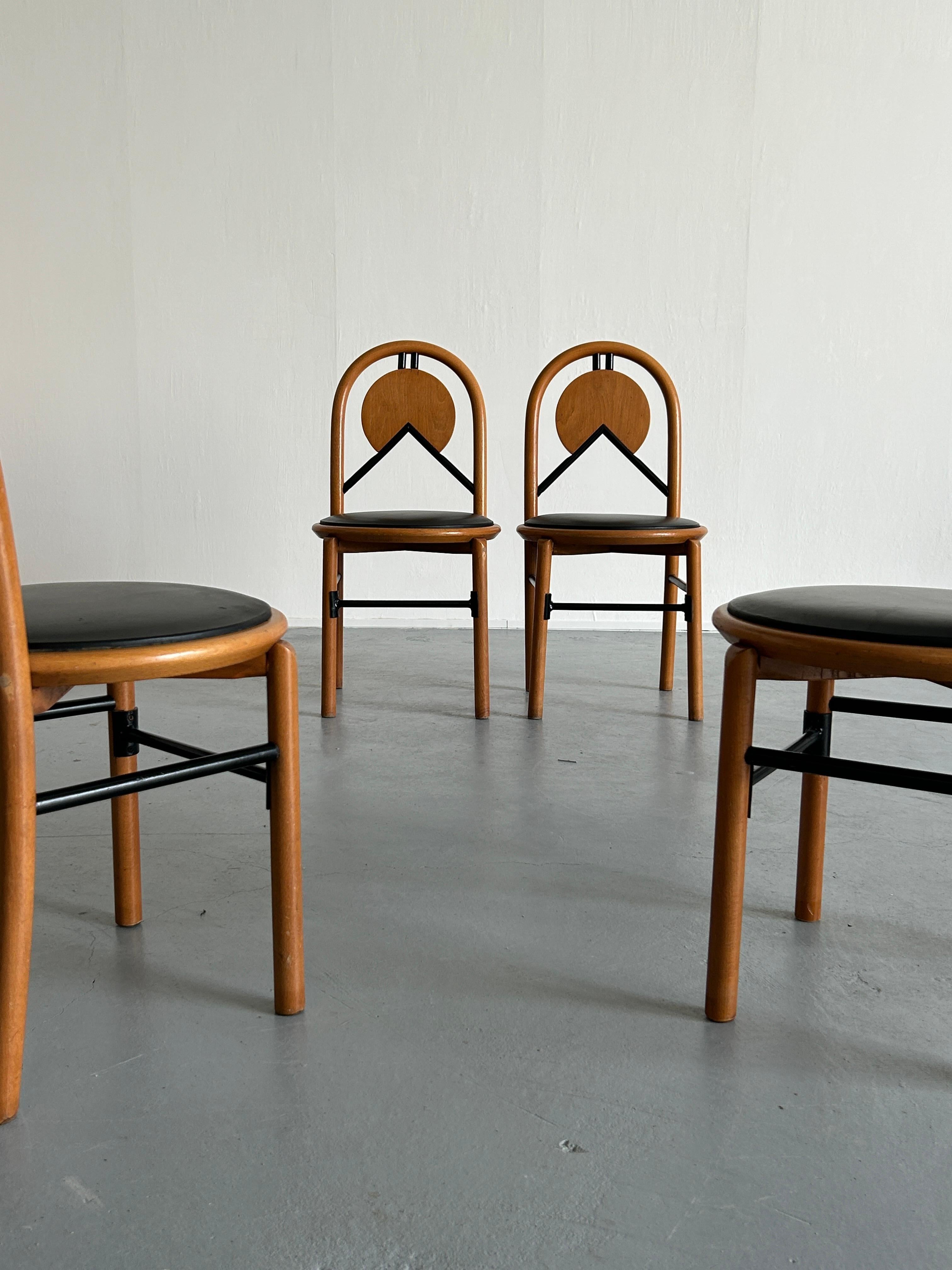 Set of 4 Vintage Italian Postmodern Sculptural Chairs in the Style of Memphis In Good Condition In Zagreb, HR