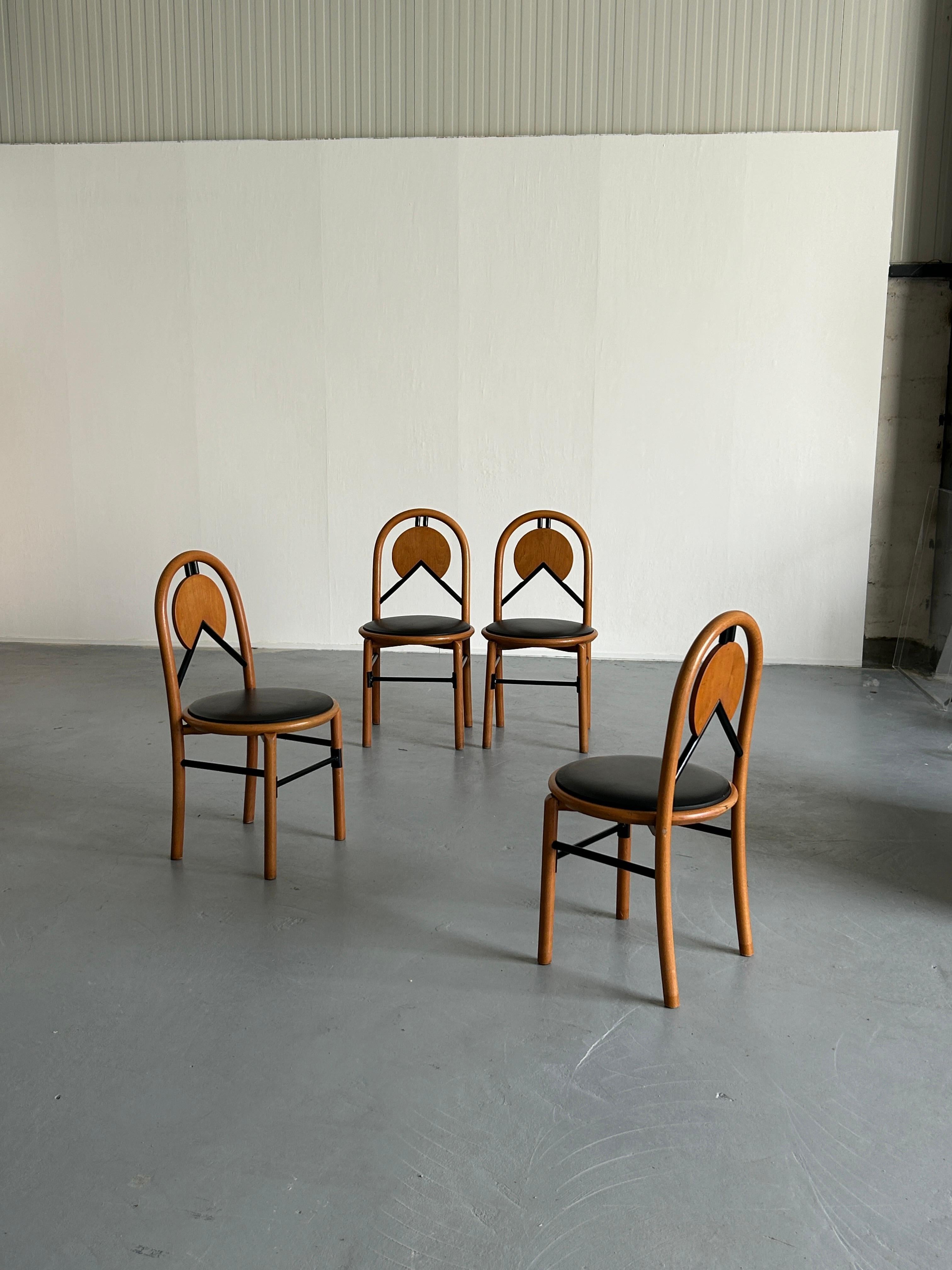 Late 20th Century Set of 4 Vintage Italian Postmodern Sculptural Chairs in the Style of Memphis