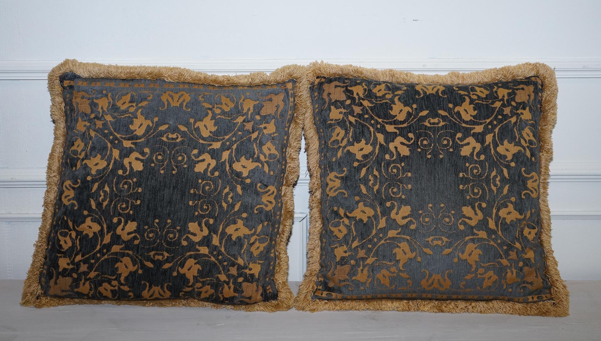 British SET OF 4 VINTAGE JONELLE SCATTER CUSHIONS DUCK FEATHER FILLED VERY DECORATiVE For Sale