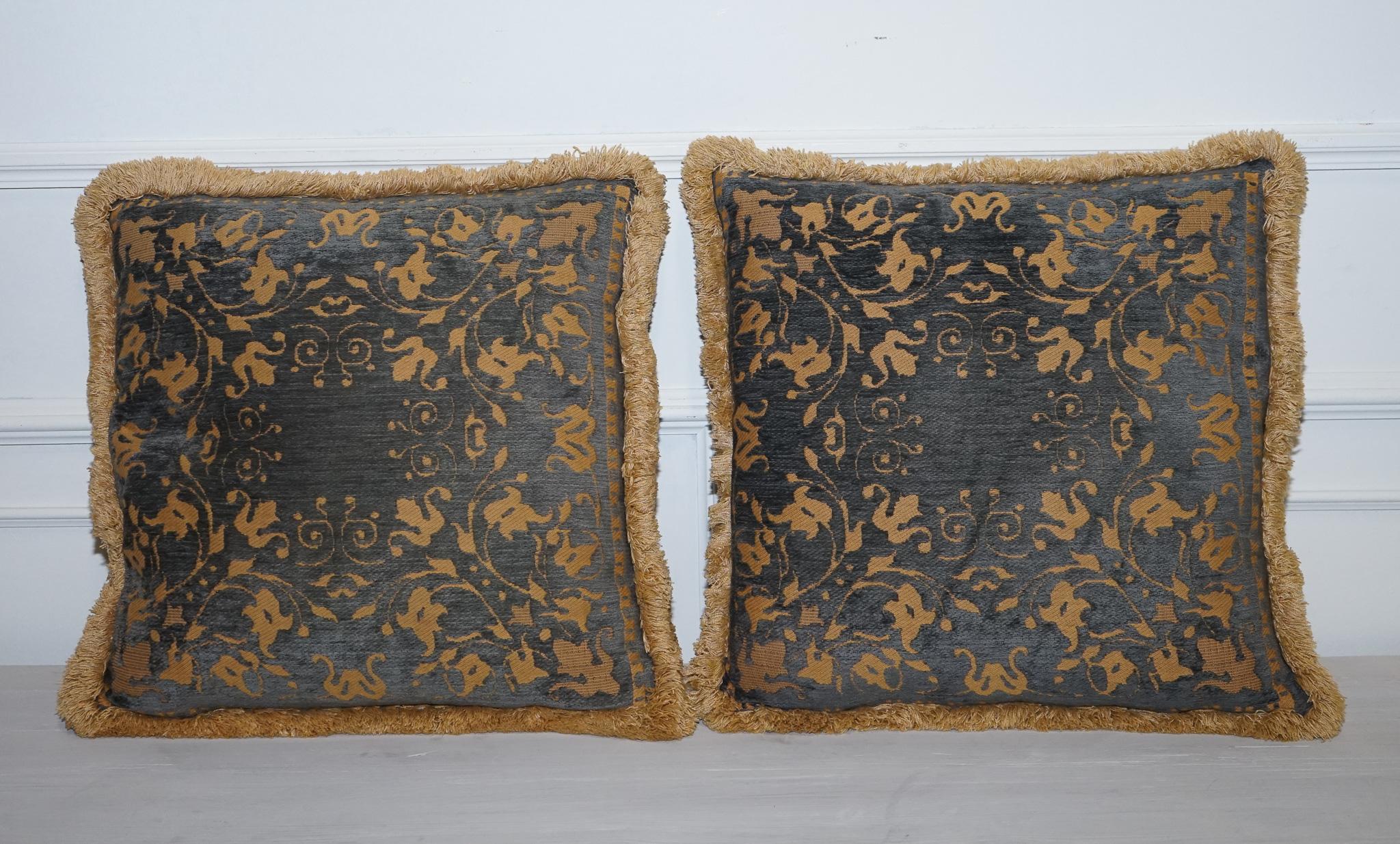 Hand-Crafted SET OF 4 VINTAGE JONELLE SCATTER CUSHIONS DUCK FEATHER FILLED VERY DECORATiVE For Sale