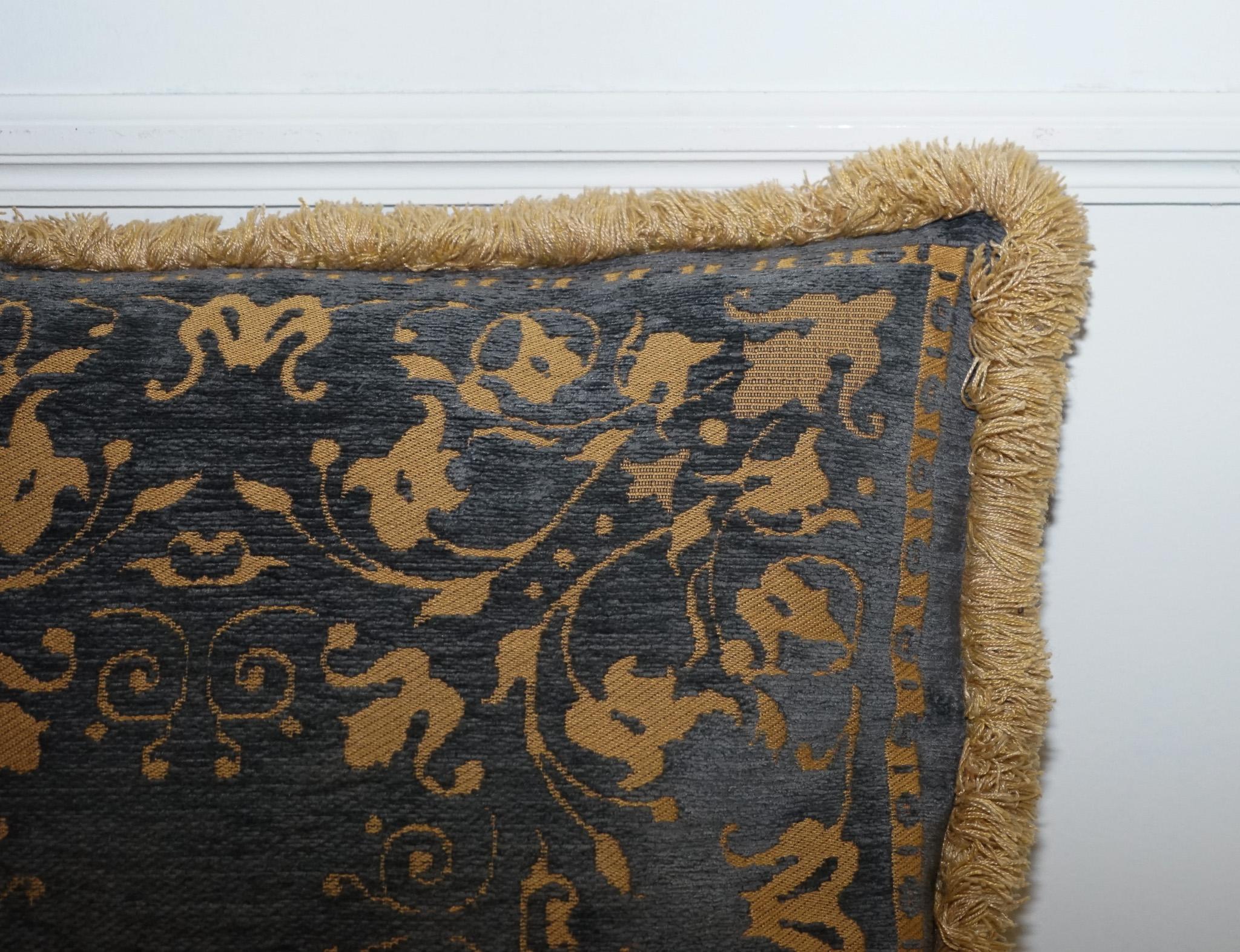 Fabric SET OF 4 VINTAGE JONELLE SCATTER CUSHIONS DUCK FEATHER FILLED VERY DECORATiVE For Sale