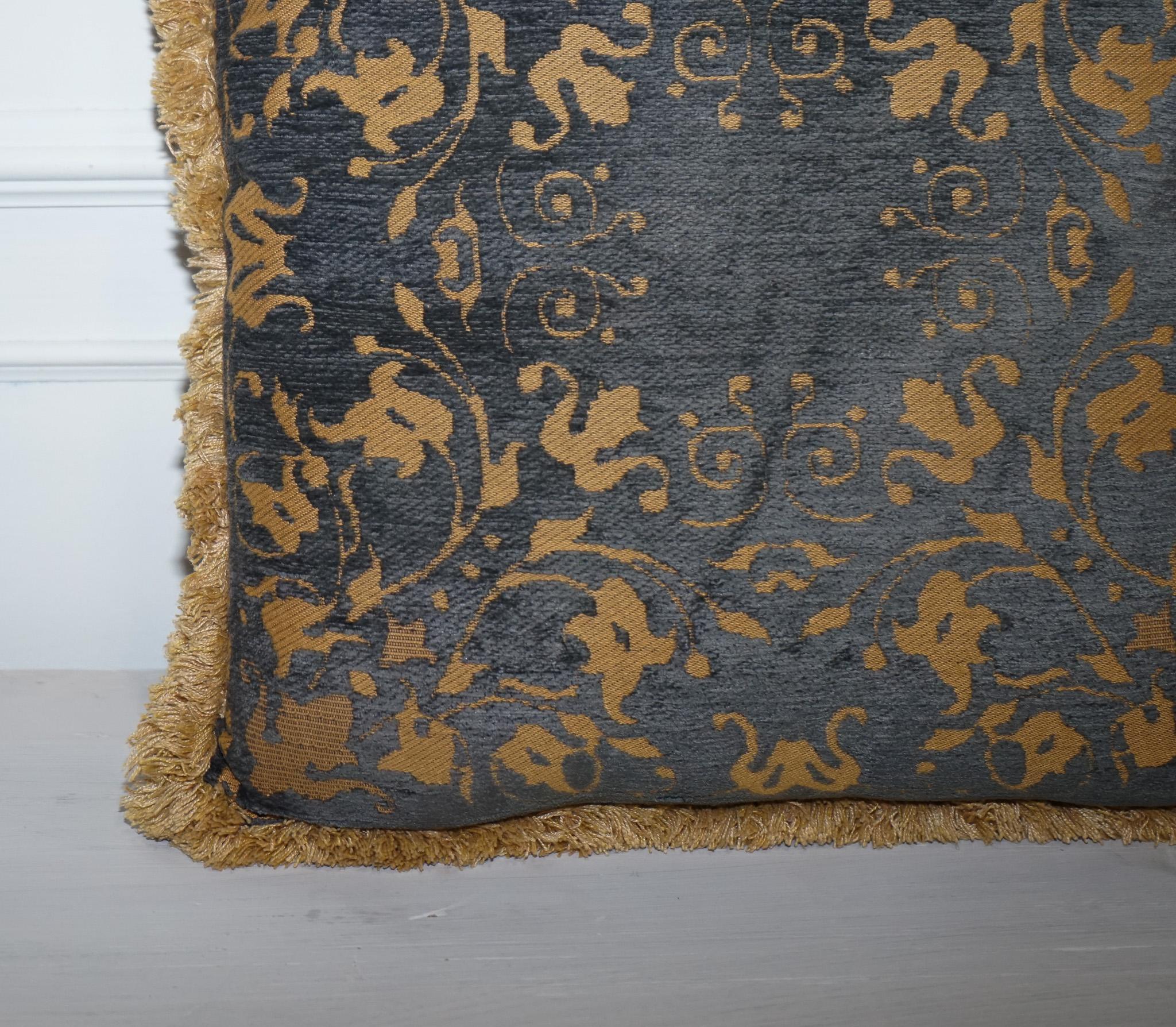 SET OF 4 VINTAGE JONELLE SCATTER CUSHIONS DUCK FEATHER FILLED VERY DECORATiVE For Sale 1