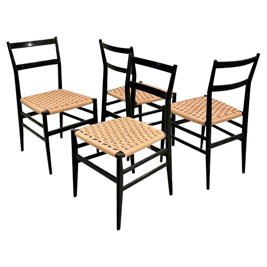Set of 4 Vintage Leggera Dining Chairs by Gio Ponti produced by Cassina ca. 1950 im Angebot