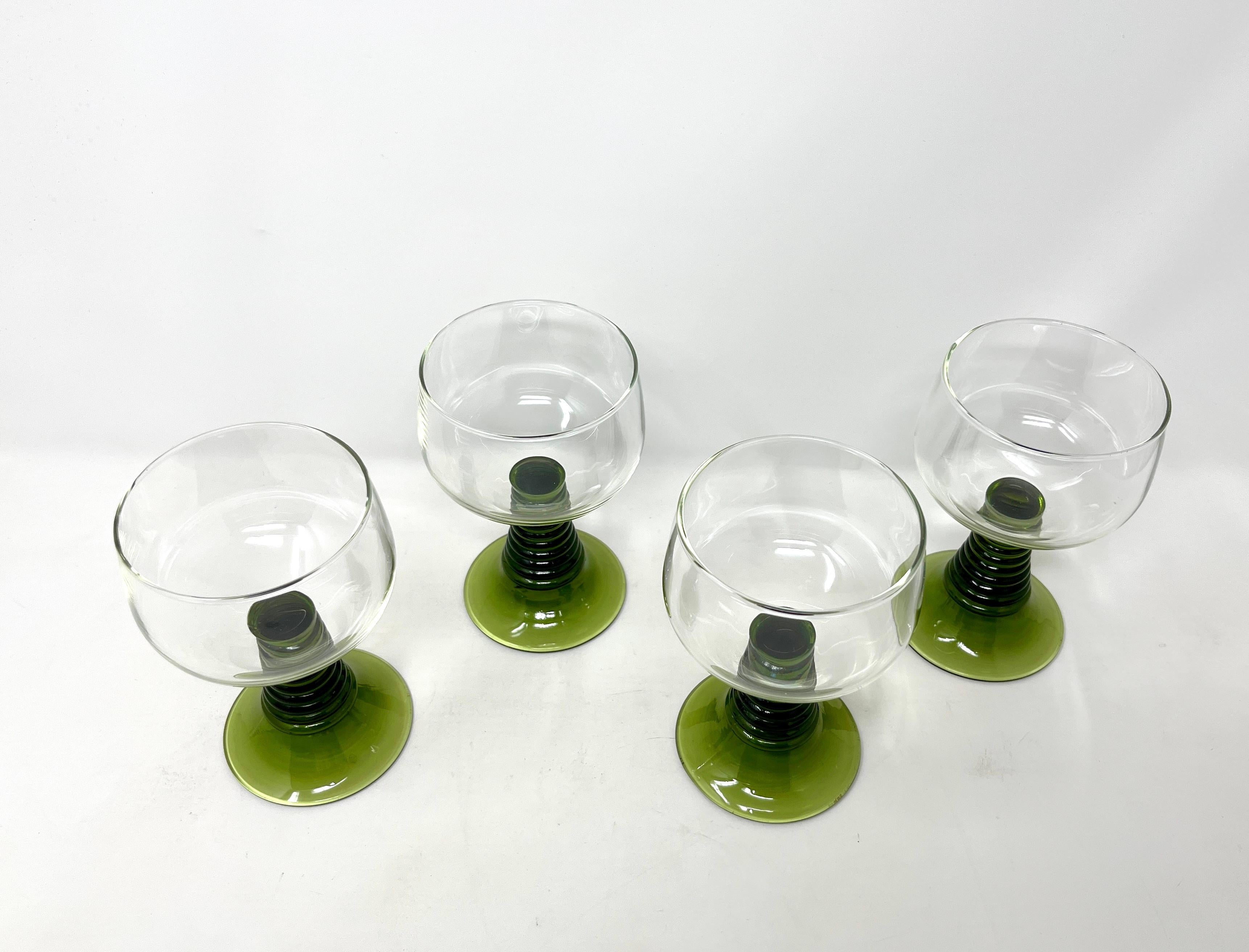 Mid-Century moderno Set of 4 Vintage Luminarc France Green Beehive Stem Wine Roemer Glasses in vendita