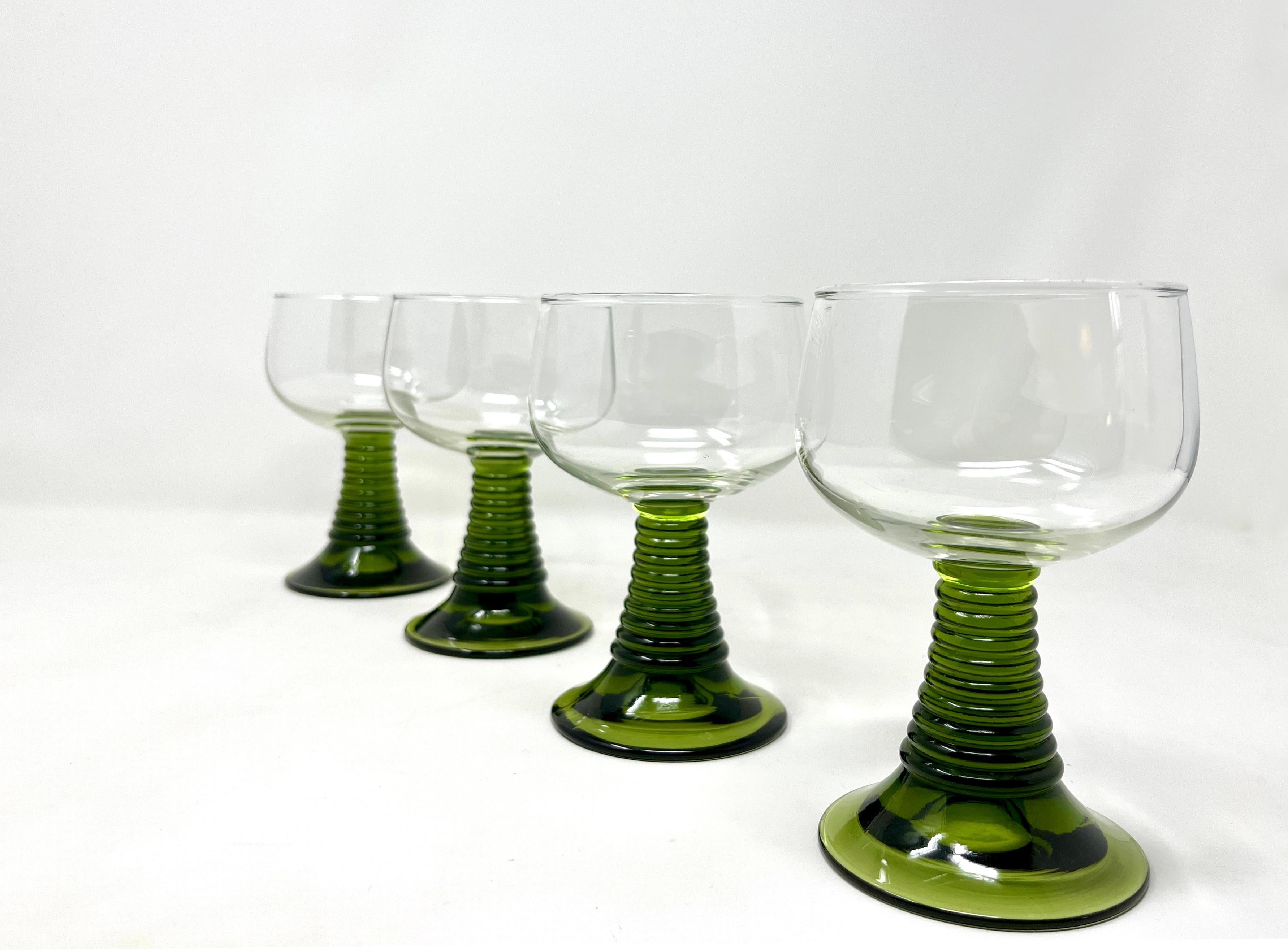 Francese Set of 4 Vintage Luminarc France Green Beehive Stem Wine Roemer Glasses in vendita