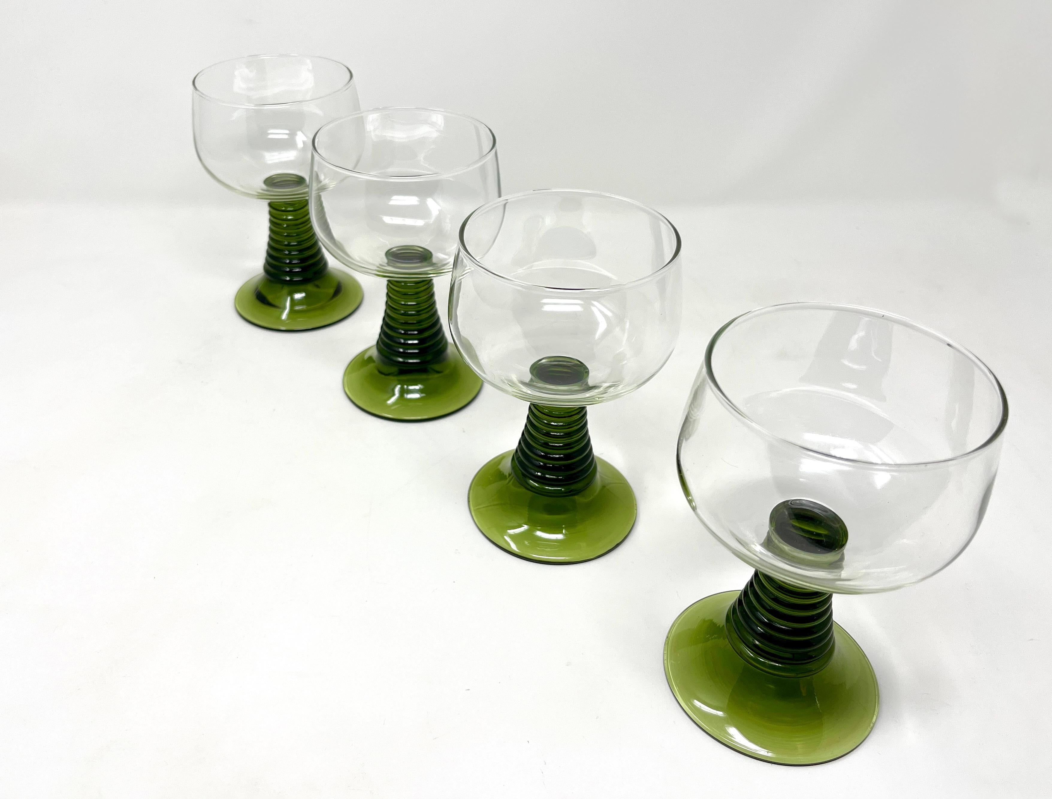 Fatto a mano Set of 4 Vintage Luminarc France Green Beehive Stem Wine Roemer Glasses in vendita