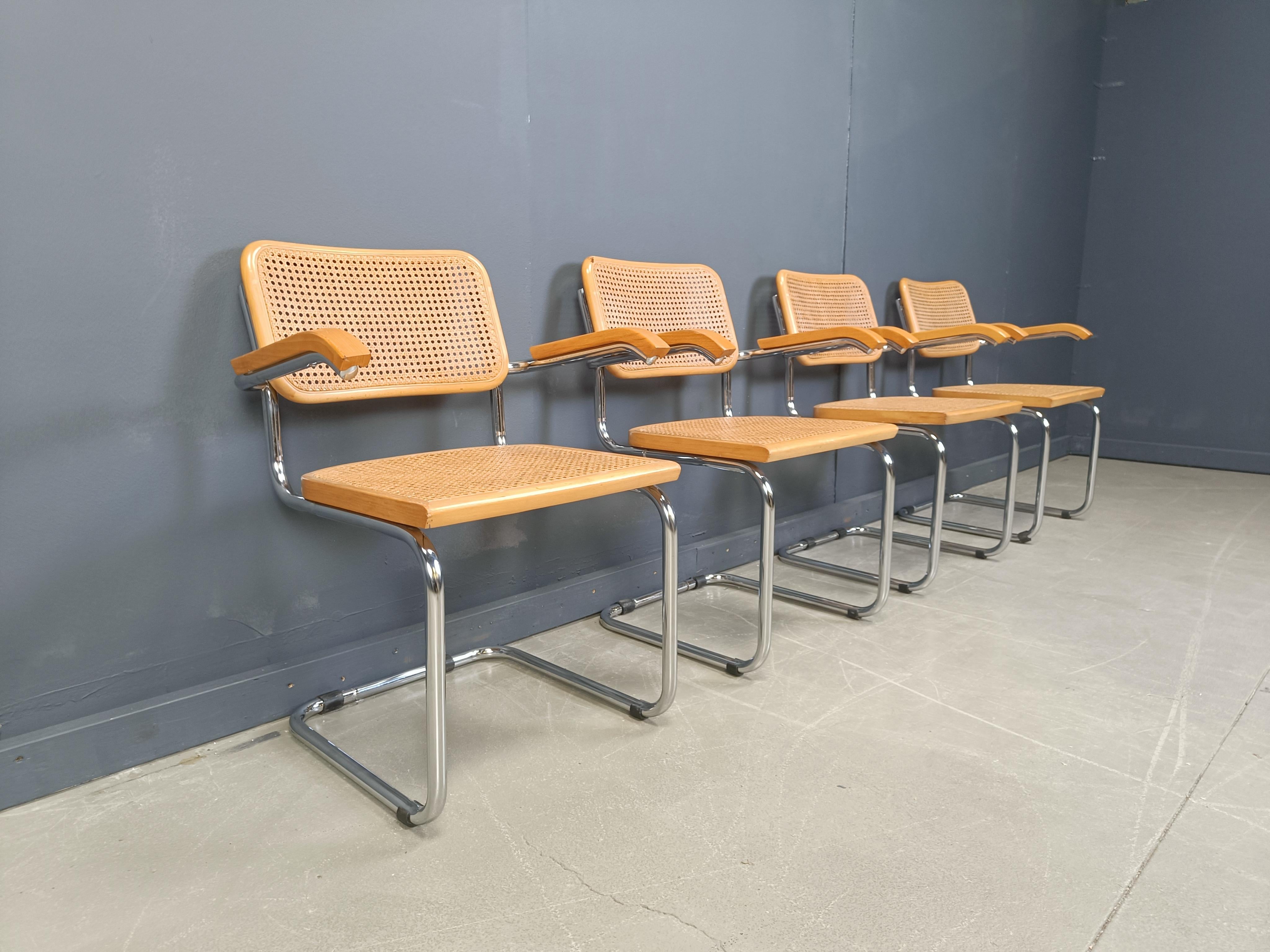 Satz von 4 Sesseln im Stil von Marcel Breuer, hergestellt in Italien, 1970er Jahre im Angebot 3