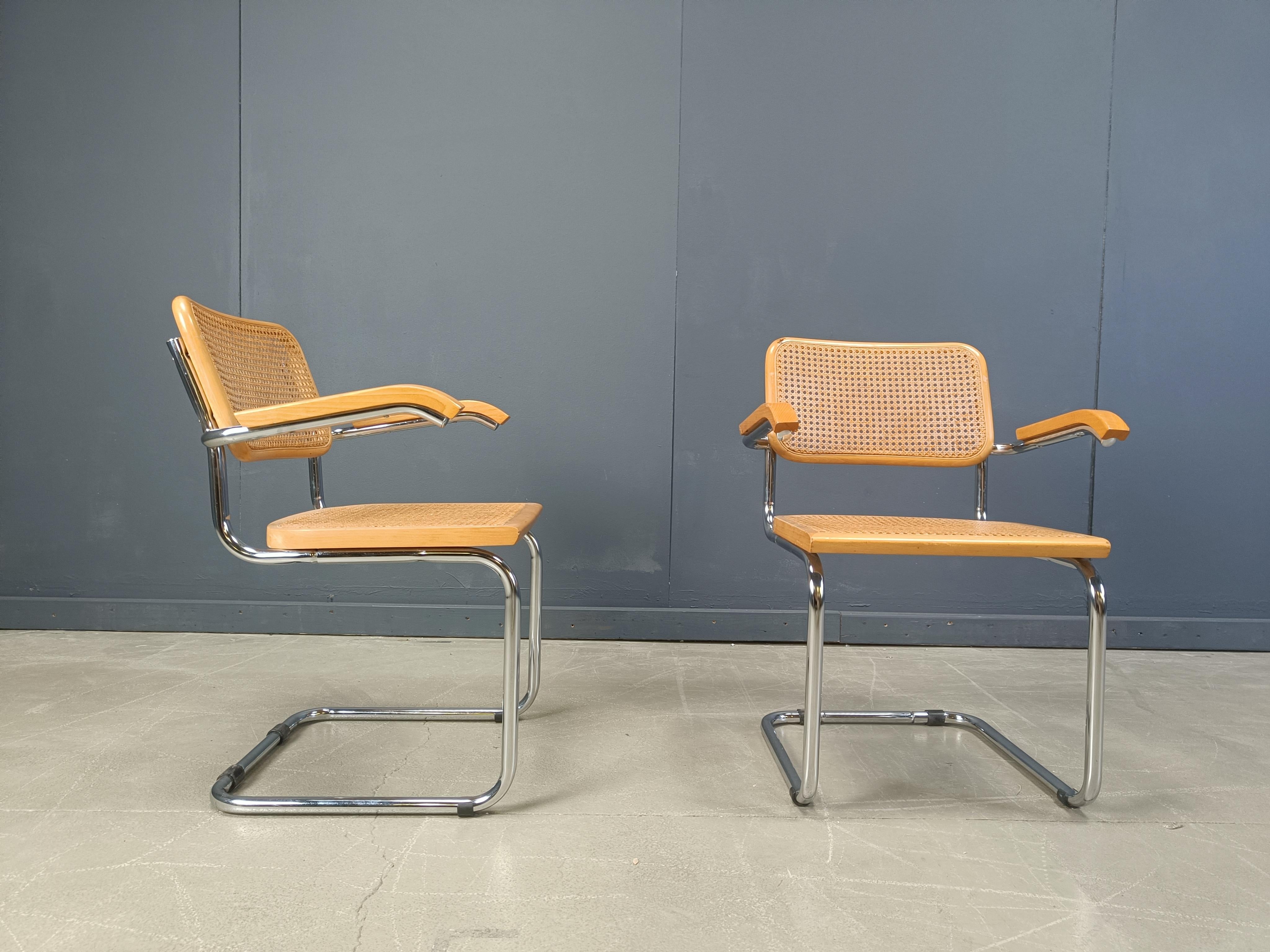 Satz von 4 Sesseln im Stil von Marcel Breuer, hergestellt in Italien, 1970er Jahre (Italienisch) im Angebot