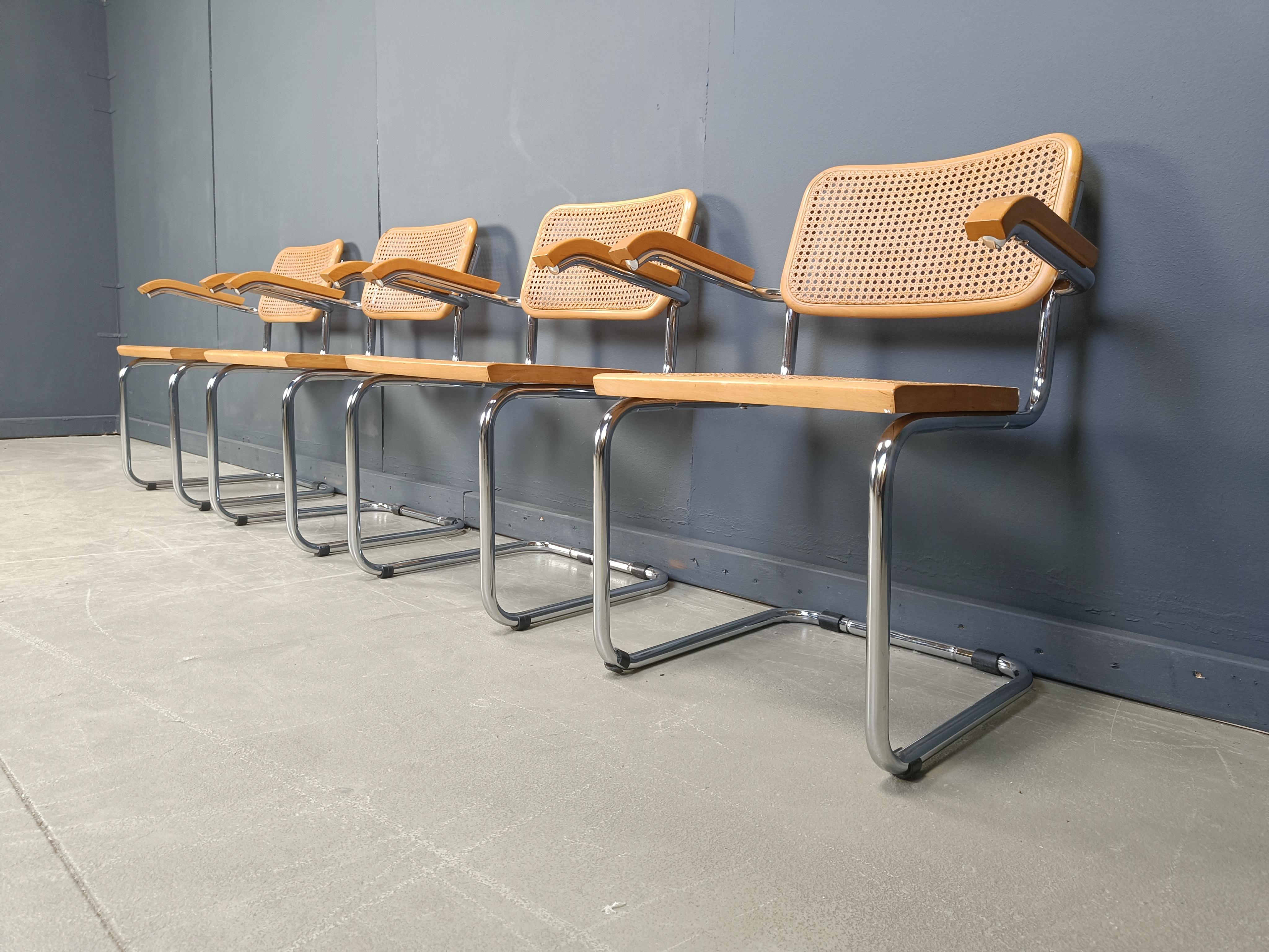 Satz von 4 Sesseln im Stil von Marcel Breuer, hergestellt in Italien, 1970er Jahre im Angebot 1