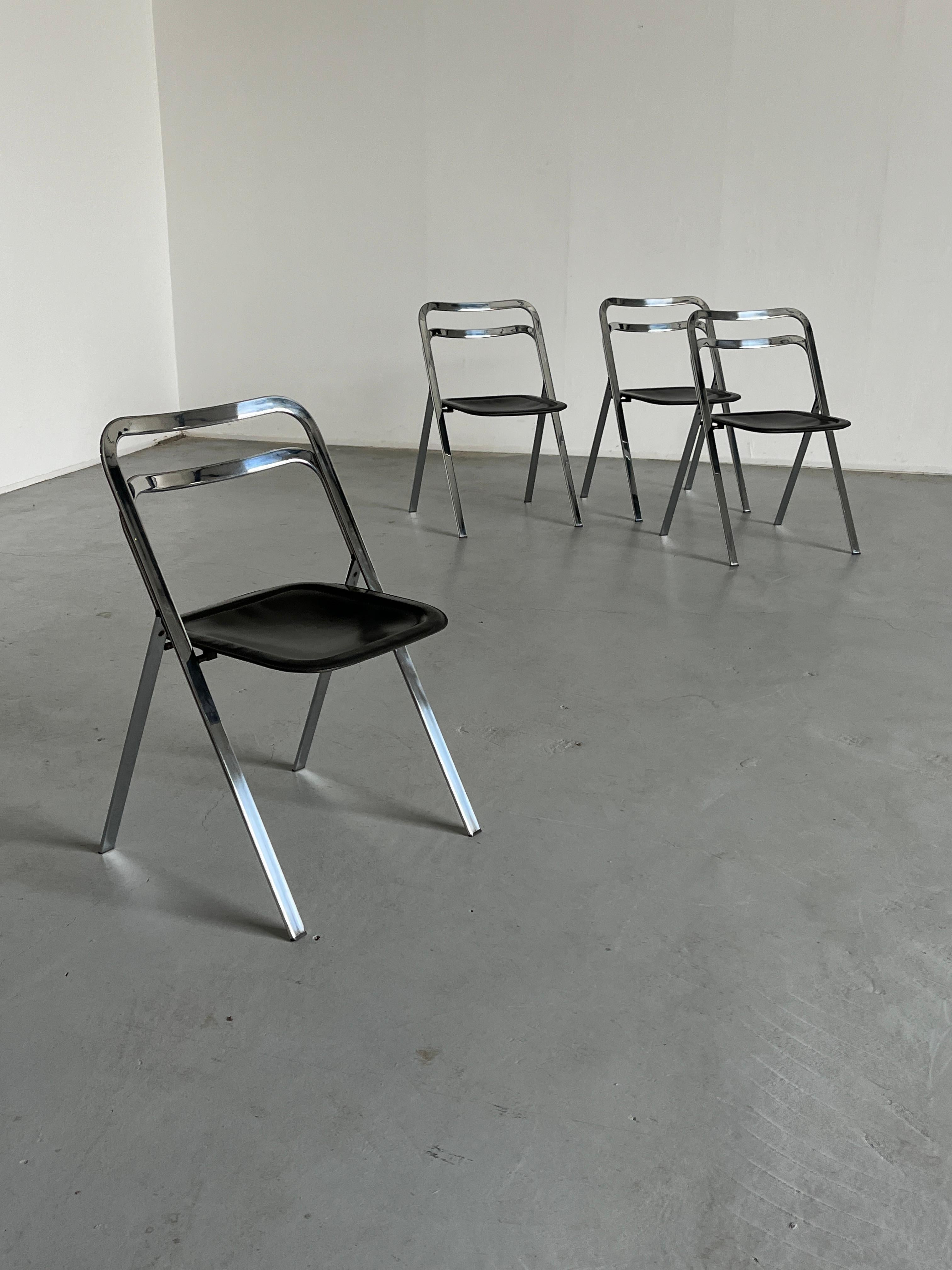 Set di quattro sedie pieghevoli 