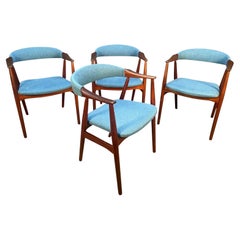Ensemble de 4 chaises de salle à manger en teck danois du milieu du siècle "Model 213" par Farstrup