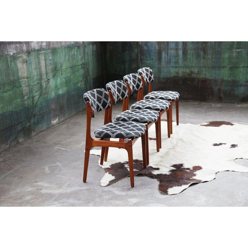 Danois Ensemble de 4 chaises de salle à manger danoises vintage en teck du milieu du siècle dernier, modèle Erik Buch Od Mobler en vente