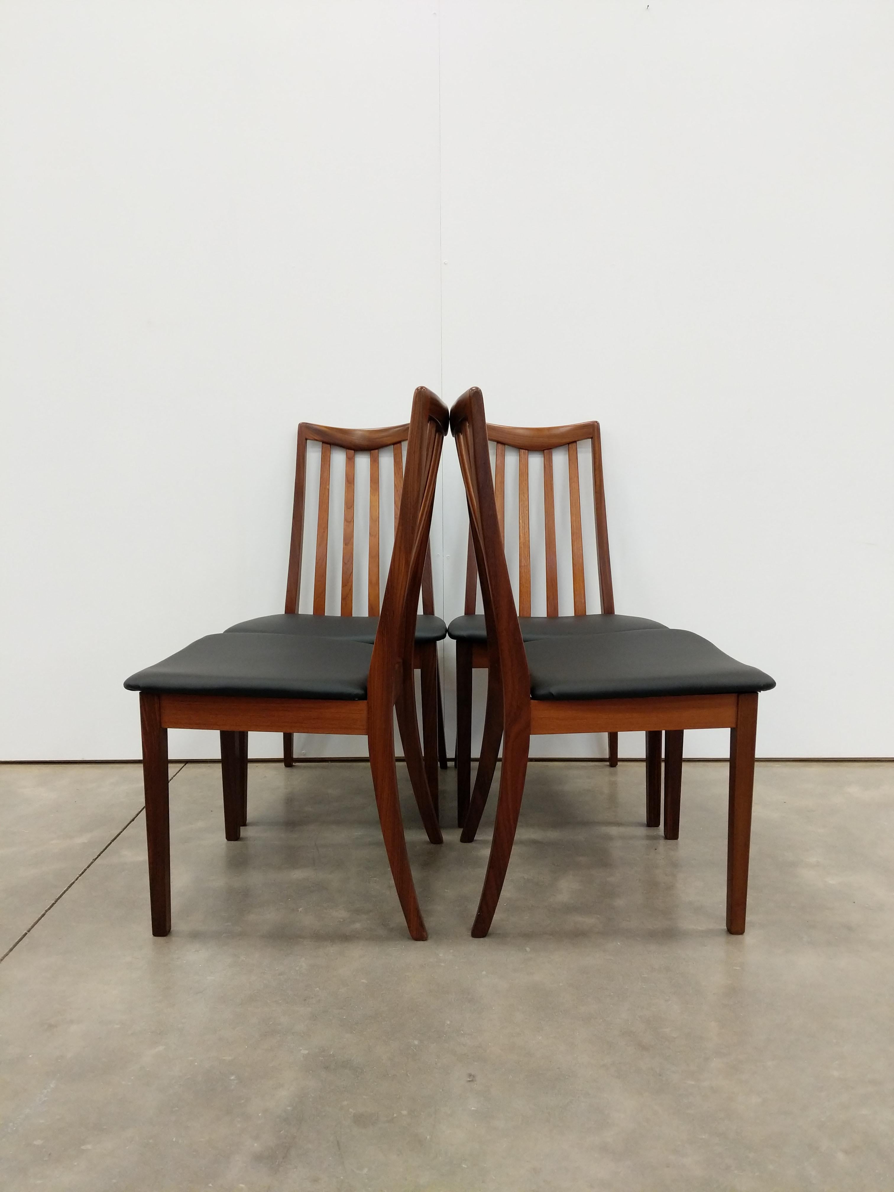 Set aus 4 Mid Century Modern Esszimmerstühlen von G-Plan (Britisch) im Angebot