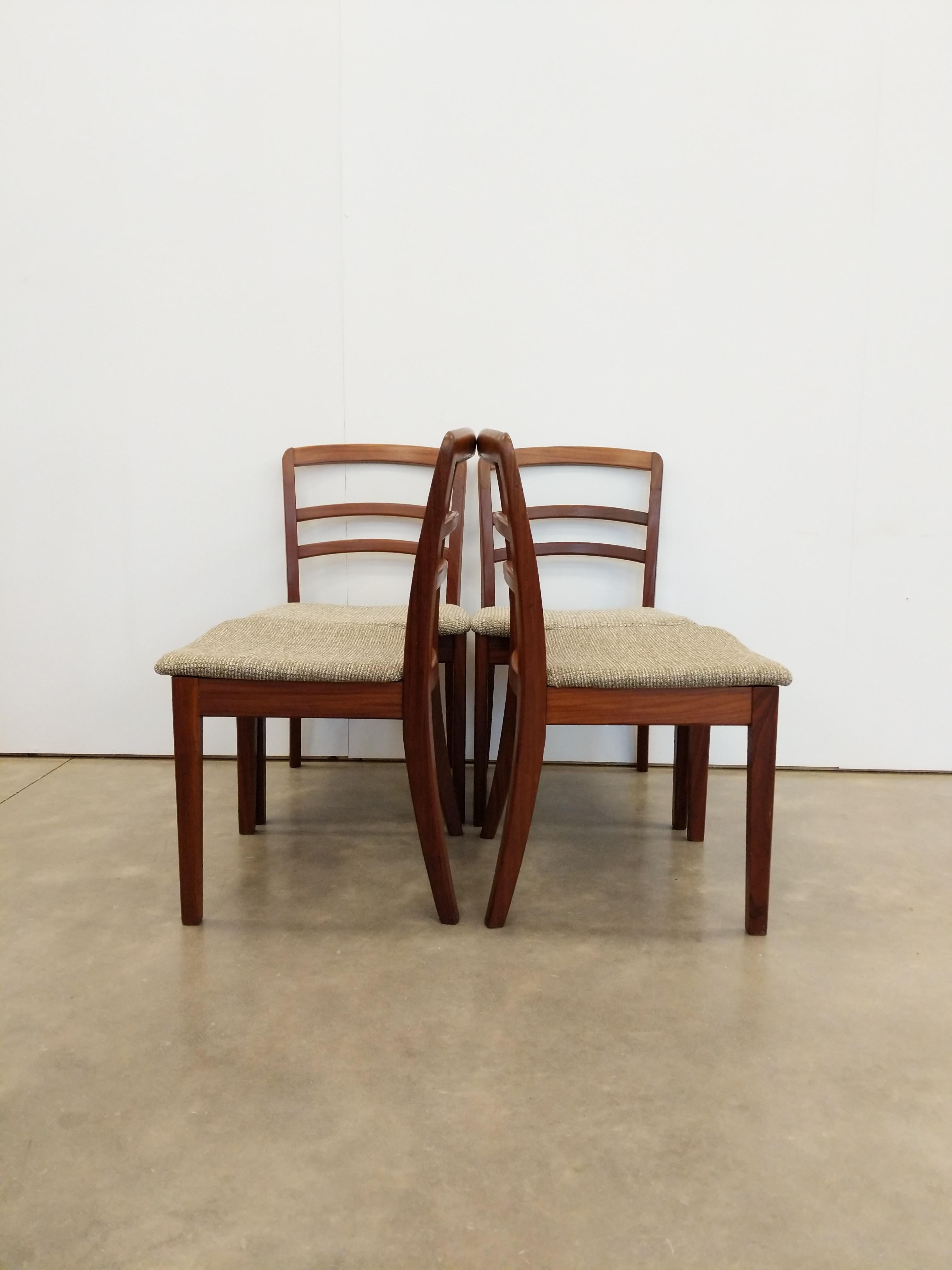 Satz von 4 Mid Century Modern Esszimmerstühlen von G-Plan (Britisch) im Angebot