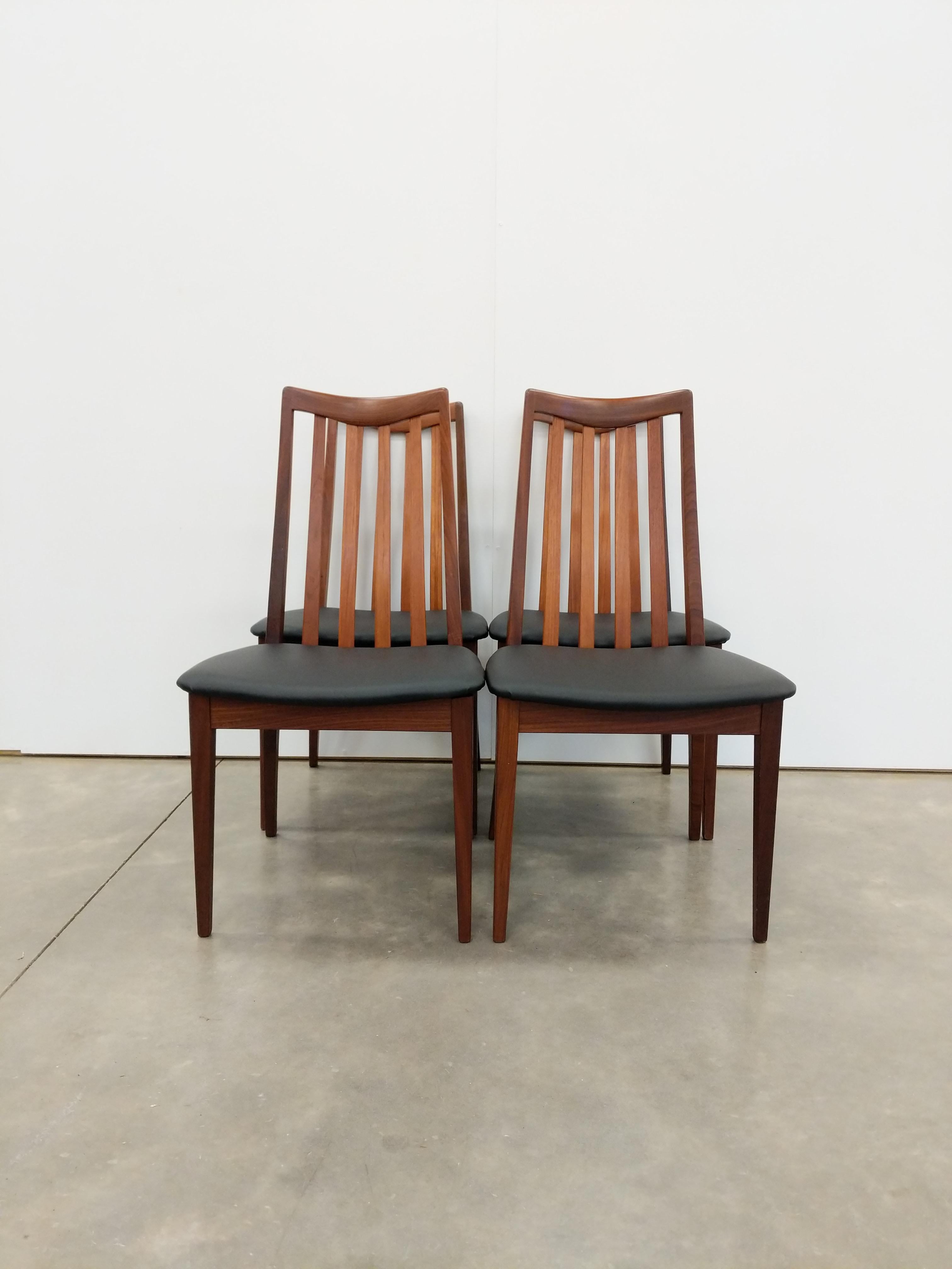 Set of 4 Vintage Mid Century Modern Dining Chairs by G Plan im Zustand „Gut“ im Angebot in Gardiner, NY