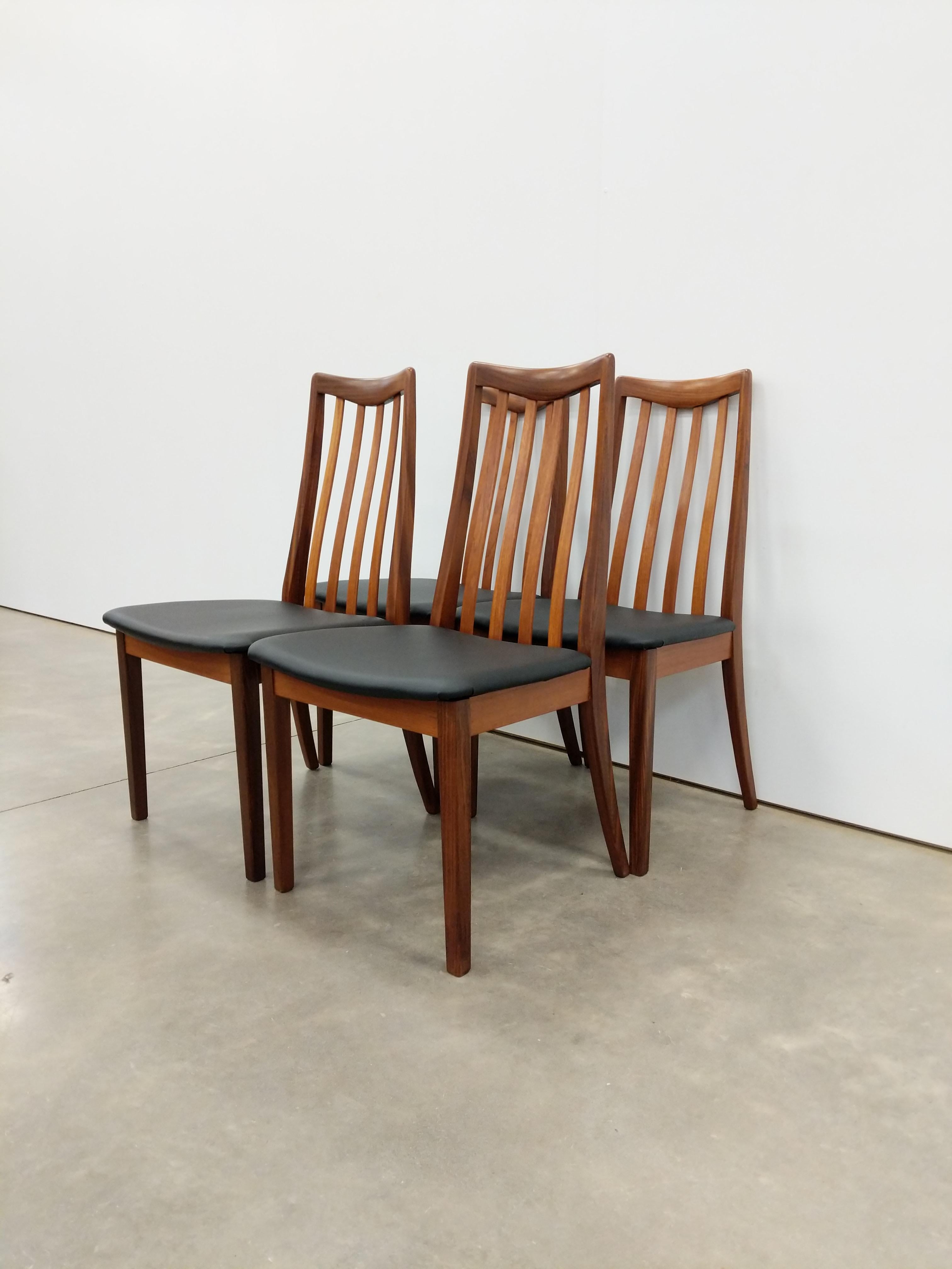 Set aus 4 Mid Century Modern Esszimmerstühlen von G-Plan (20. Jahrhundert) im Angebot