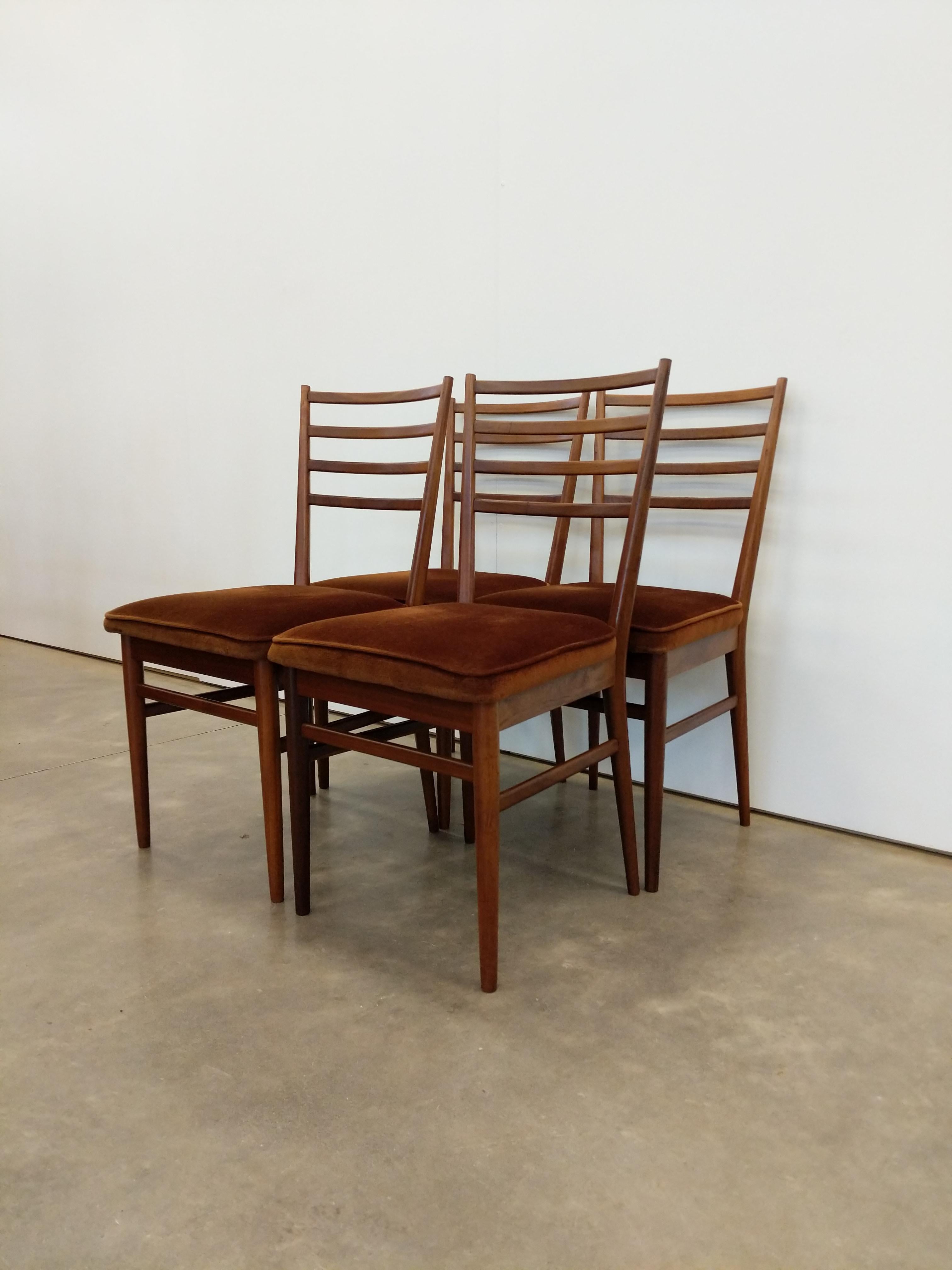 Satz von 4 Mid Century Modern Esszimmerstühlen von Meredew (20. Jahrhundert) im Angebot