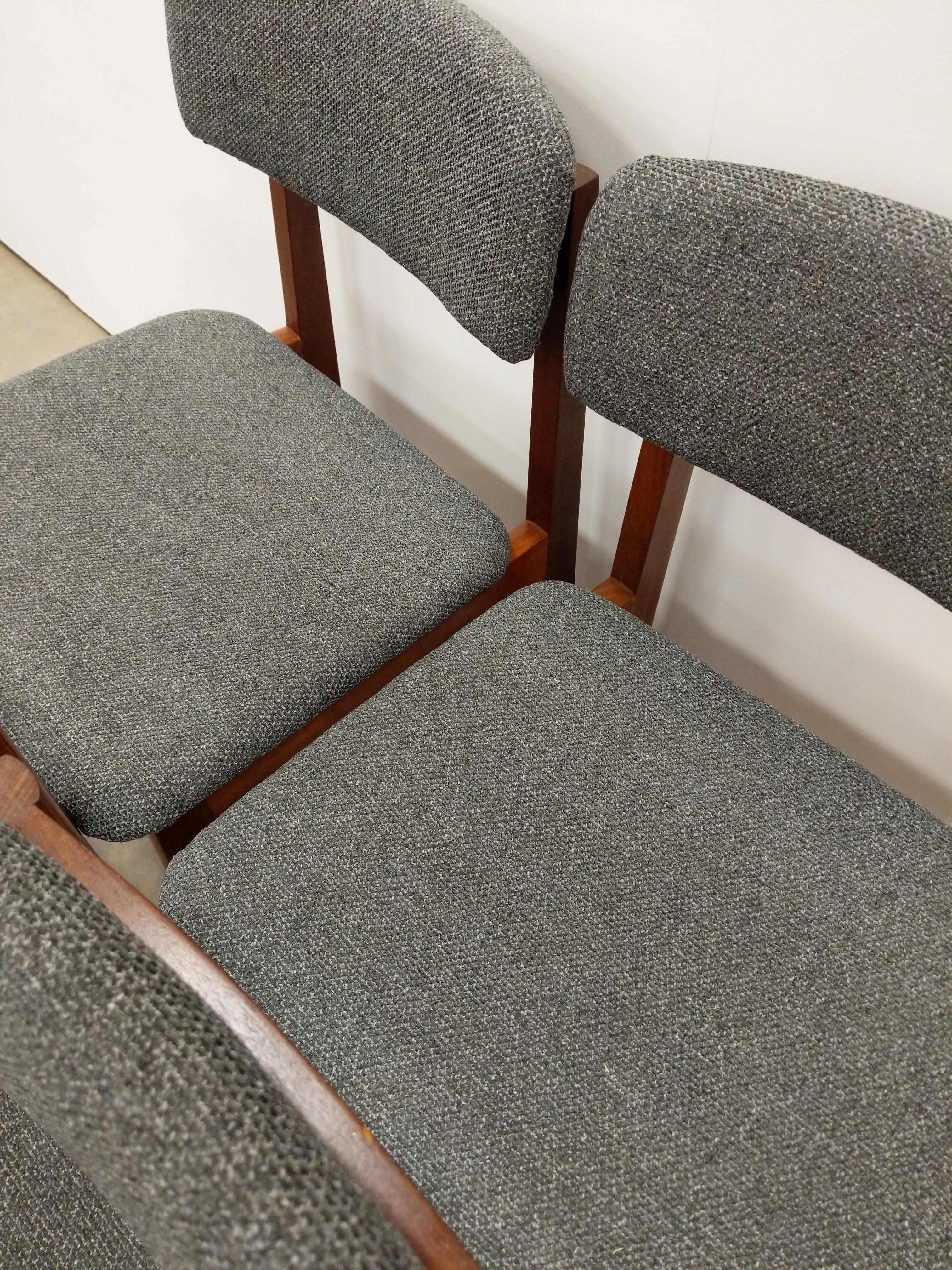Ensemble de 4 chaises de salle à manger modernes du milieu du siècle dernier par RS Associates 1