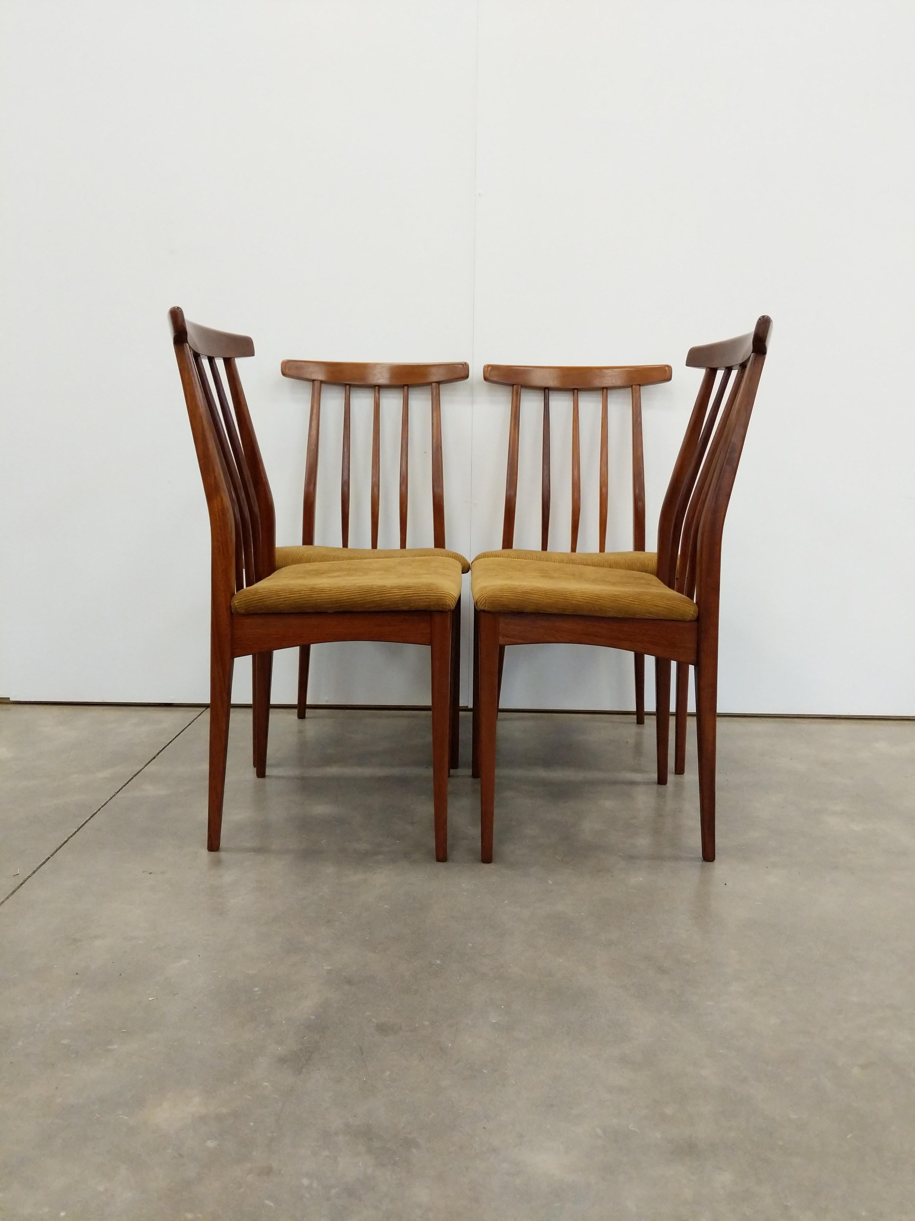 Set of 4 authentic vintage mid century modern dining chairs.

By Younger.

This set is in excellent condition with brand new upholstery and very few signs of age-related wear (see photos).

If you would like any additional details, please contact