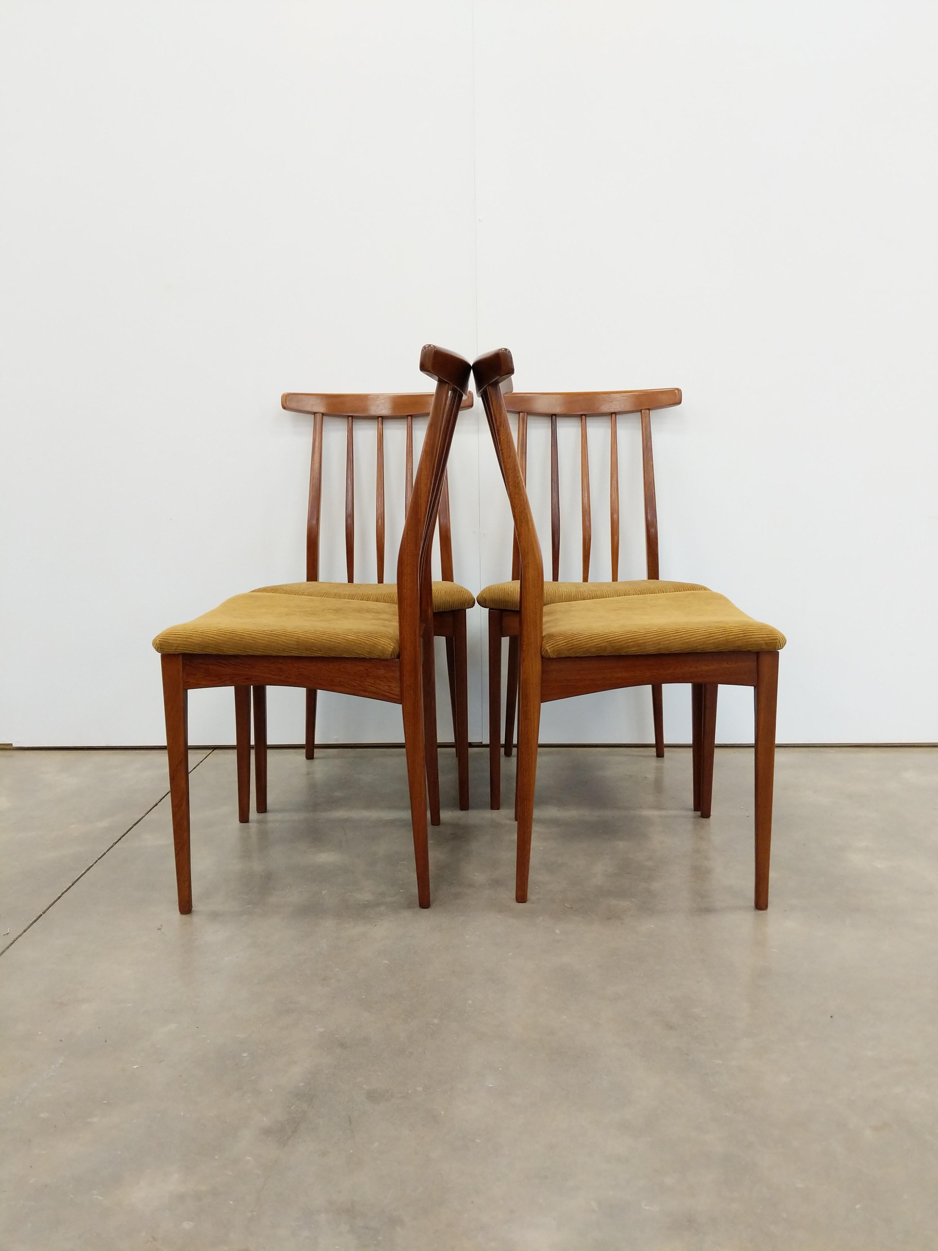 Set of 4 Vintage Mid Century Modern Dining Chairs by Younger (Britisch) im Angebot