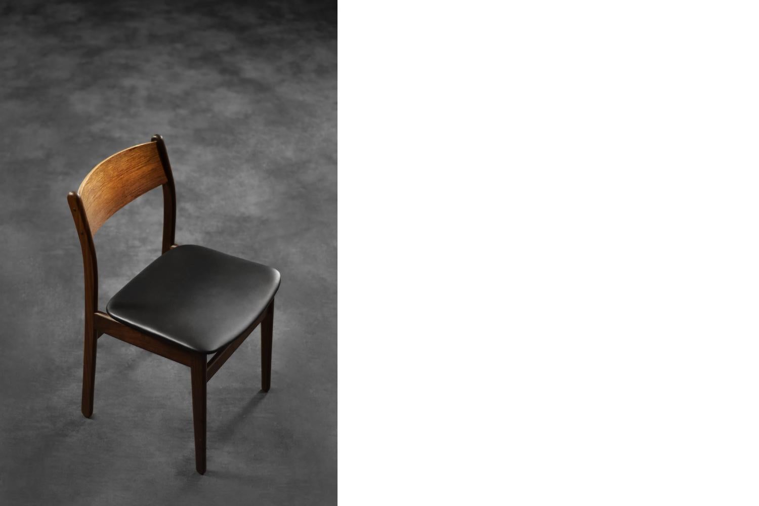 Set of 4 Vintage Mid-Century Modern Scandinavian Teak & Vinyl Dining Chairs For Sale 5