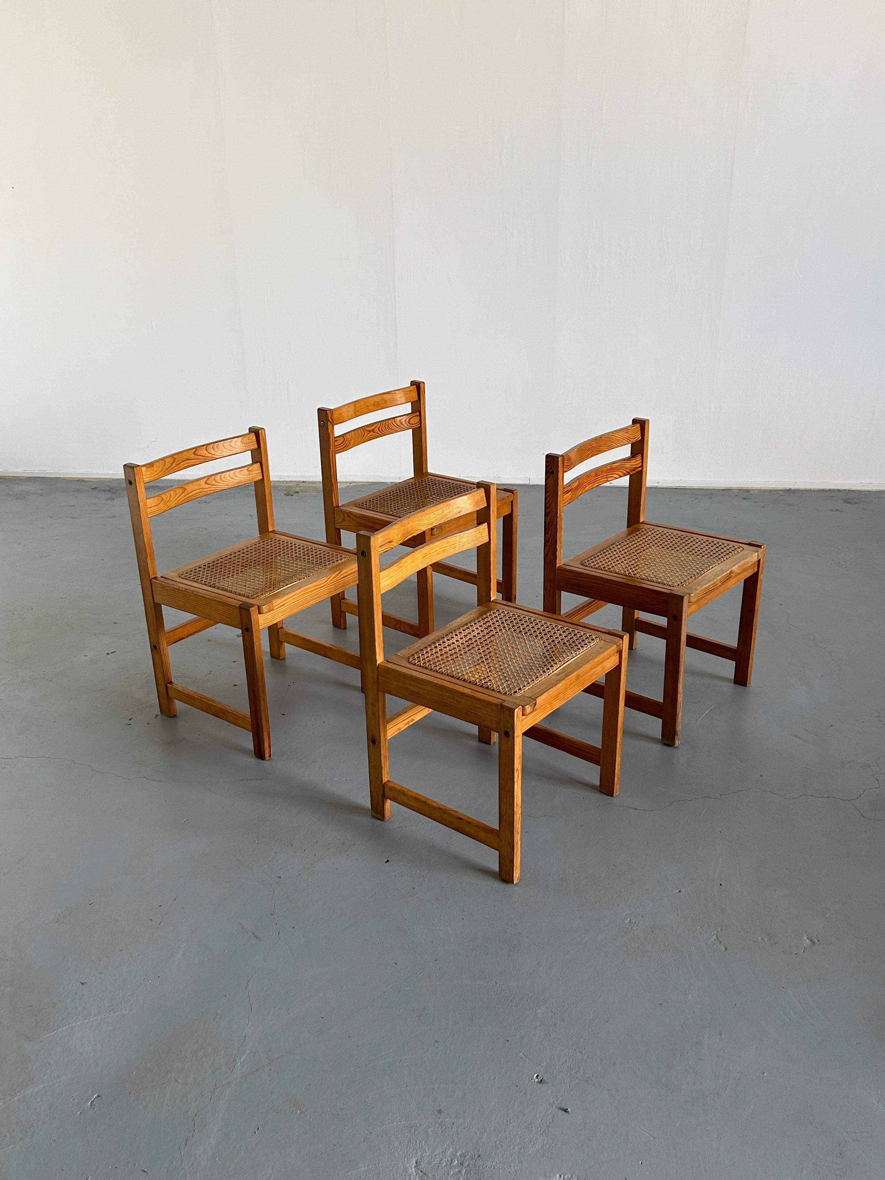 Set of 4 Vintage Mid-Century Modern Wooden Dining Chairs in Beech and Cane, 60s In Good Condition In Zagreb, HR