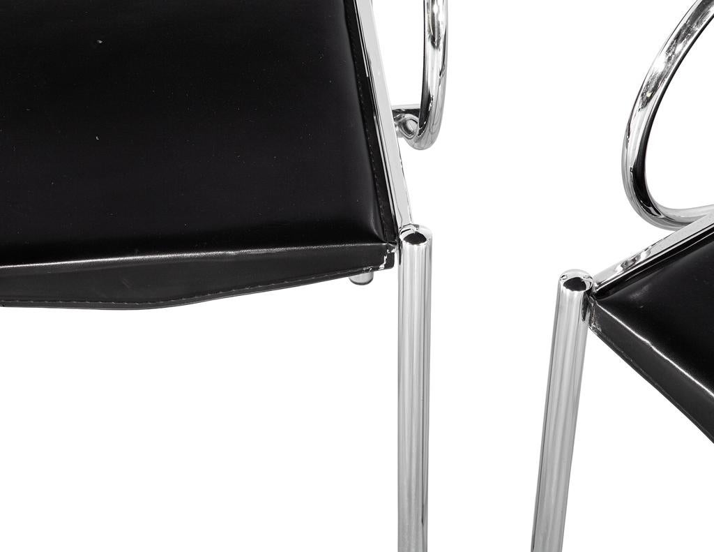 Ensemble de 4 chaises en métal tubulaire en cuir noir vintage et moderne en vente 8