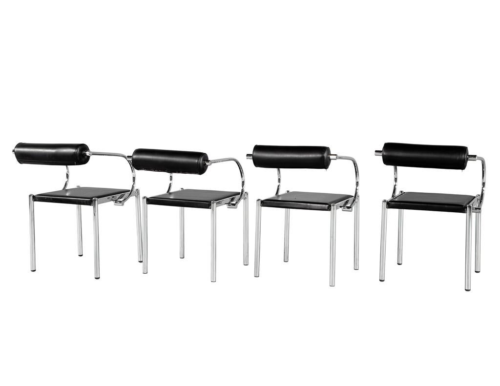 Ensemble de 4 chaises en métal tubulaire en cuir noir vintage et moderne État moyen - En vente à North York, ON