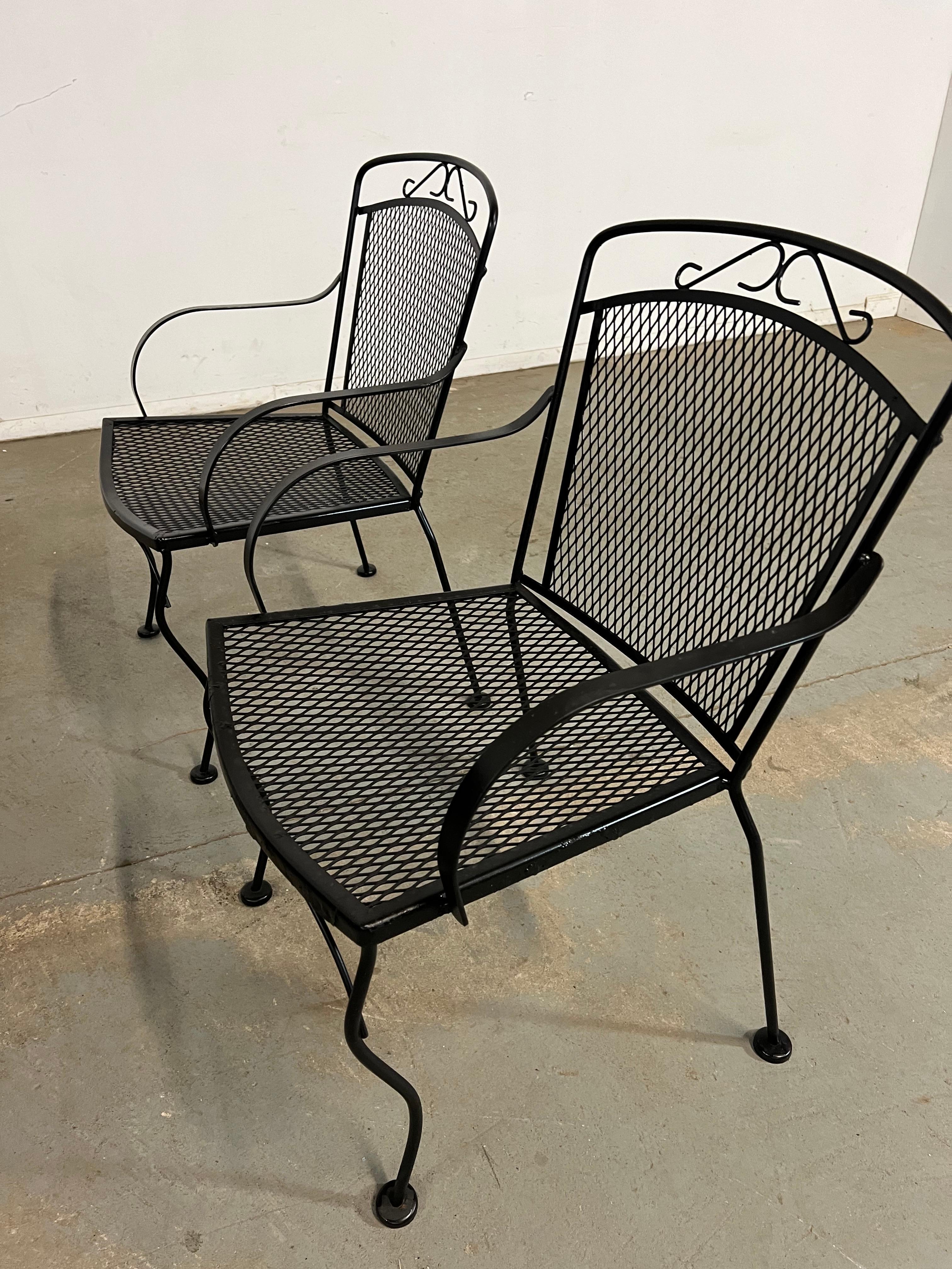 Set of 4 Vintage Outdoor Iron Salterini Style Dining Chairs In Good Condition For Sale In Wilmington, DE